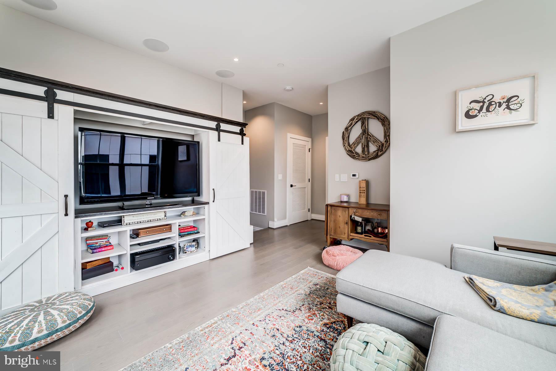 OLD TOWN NORTH - Residential