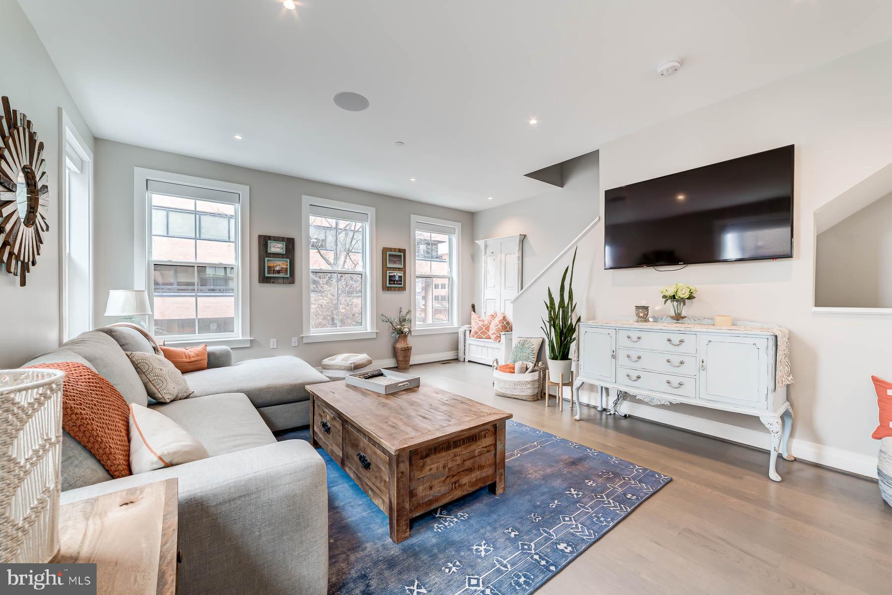 OLD TOWN NORTH - Residential