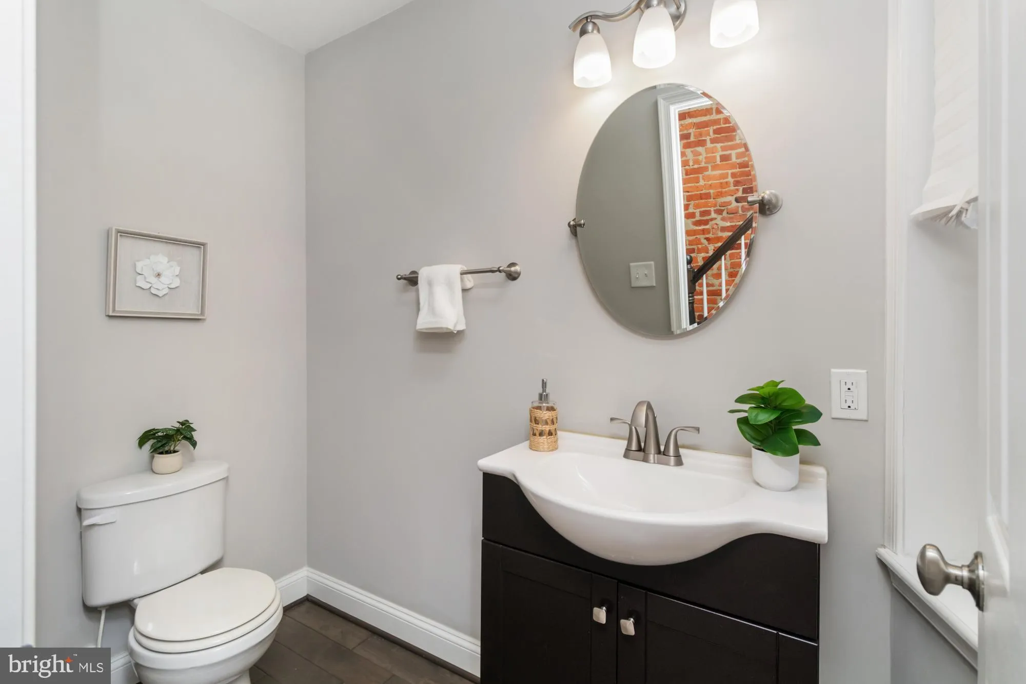 Baltimore, Maryland 21224, United States, 3 Bedrooms Bedrooms, ,3 BathroomsBathrooms,Residential,Pending,18547