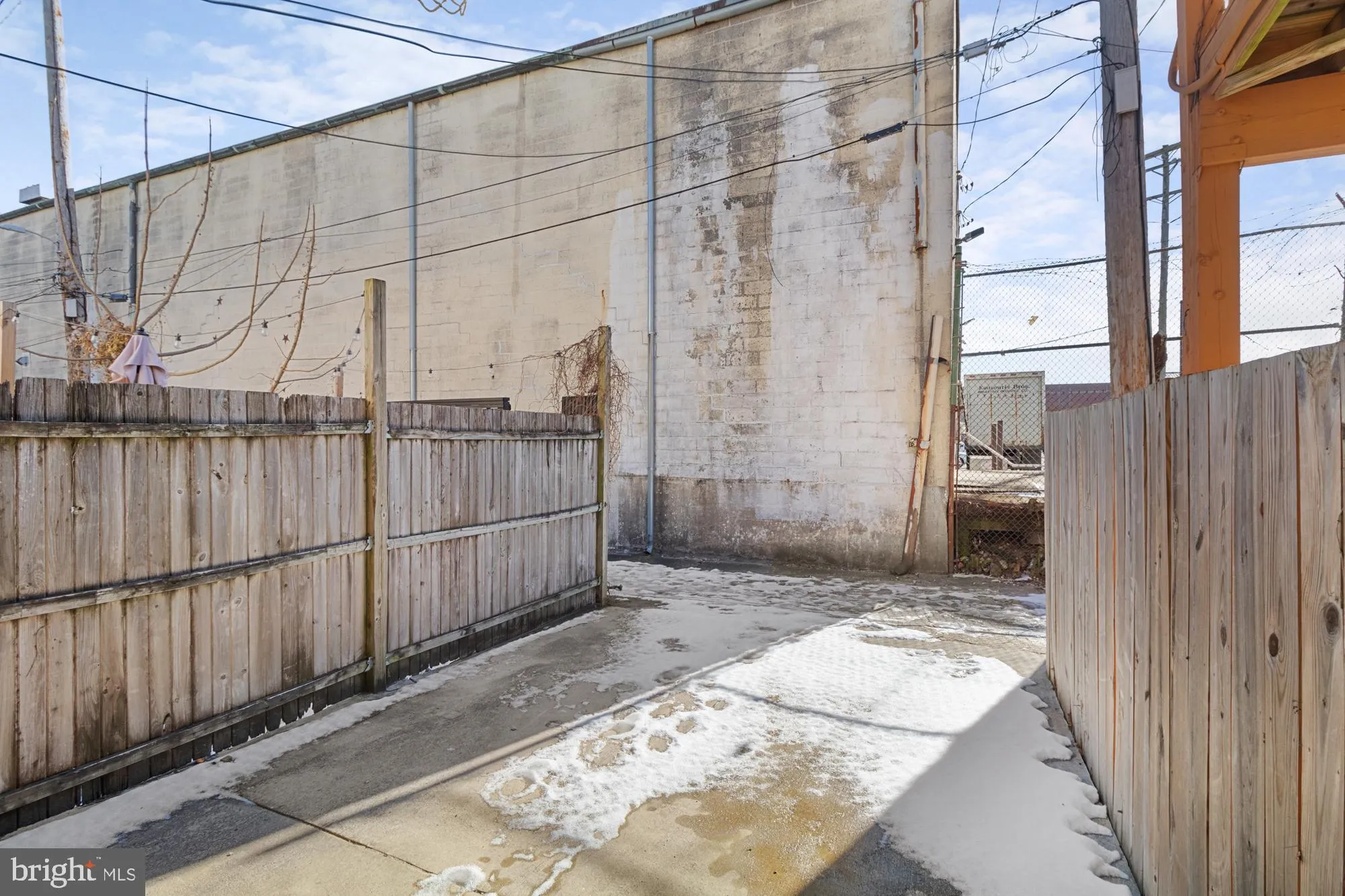 Baltimore, Maryland 21224, United States, 3 Bedrooms Bedrooms, ,3 BathroomsBathrooms,Residential,Pending,18547