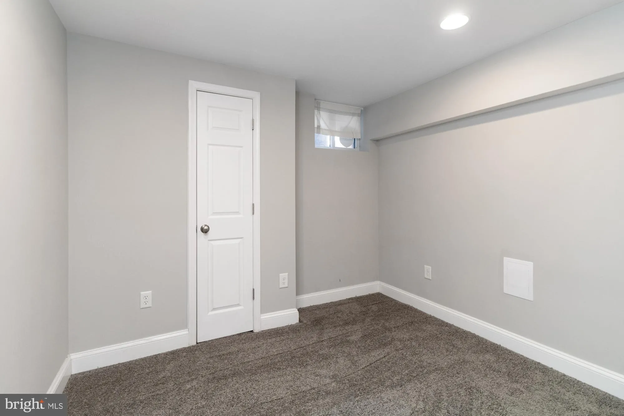 Baltimore, Maryland 21224, United States, 3 Bedrooms Bedrooms, ,3 BathroomsBathrooms,Residential,Pending,18547