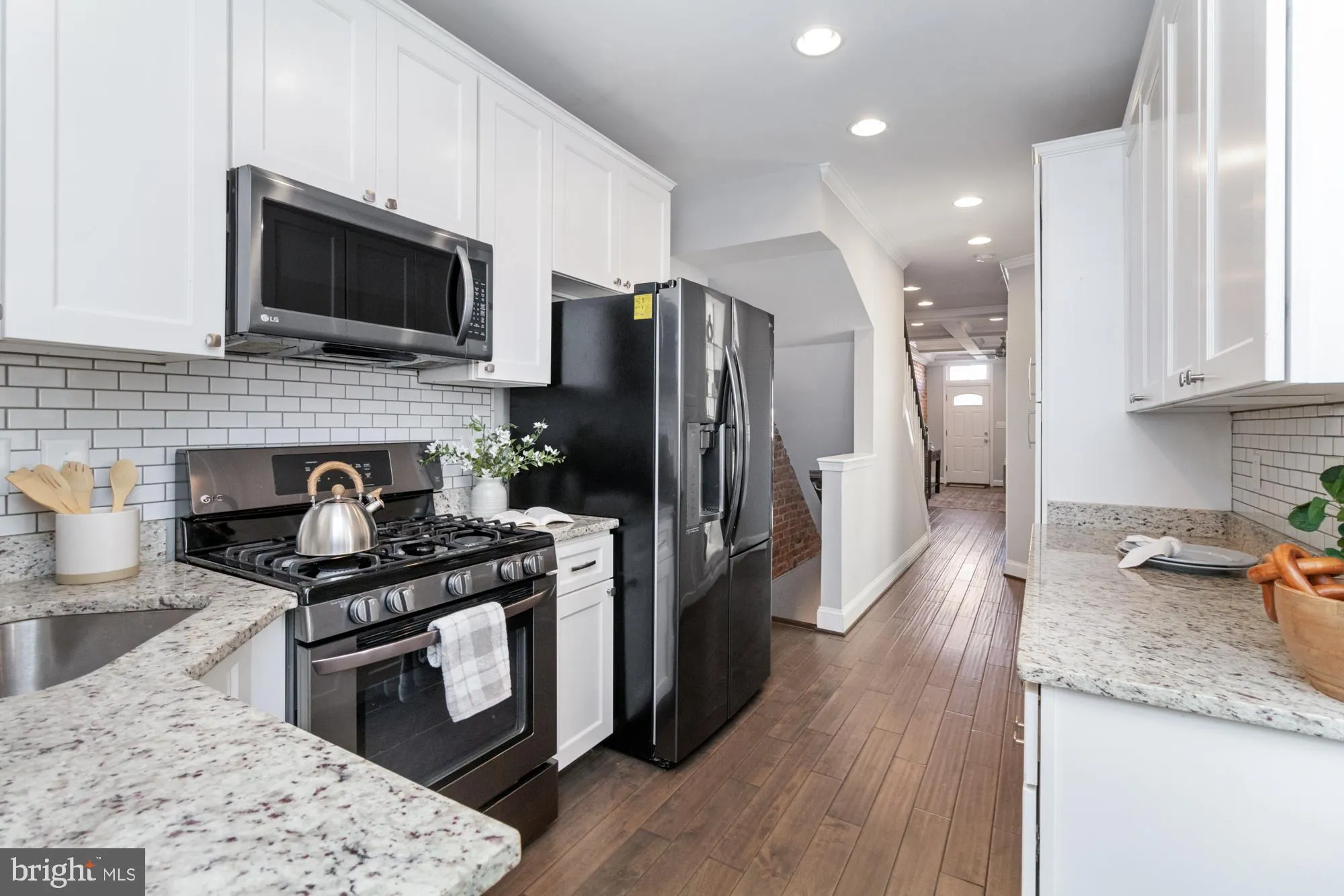 Baltimore, Maryland 21224, United States, 3 Bedrooms Bedrooms, ,3 BathroomsBathrooms,Residential,Pending,18547