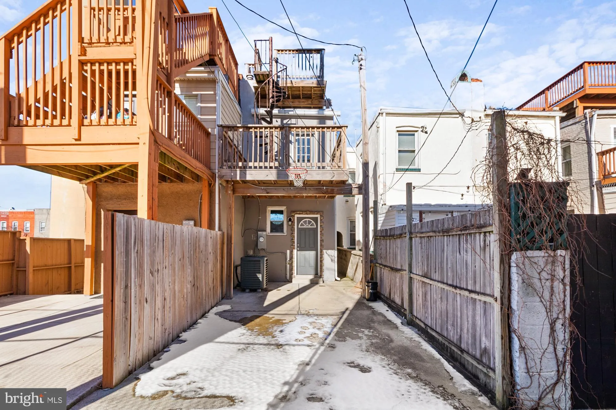 Baltimore, Maryland 21224, United States, 3 Bedrooms Bedrooms, ,3 BathroomsBathrooms,Residential,Pending,18547