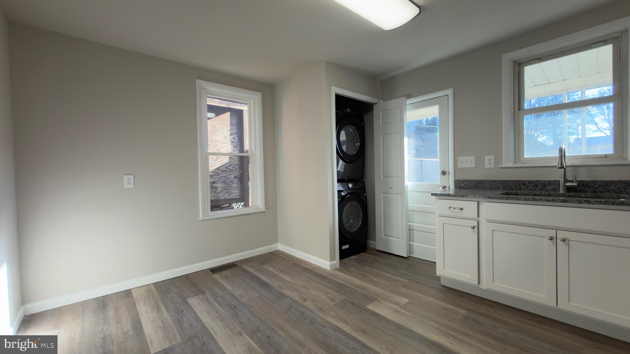 BUCHANAN TRAIL WEST - Residential