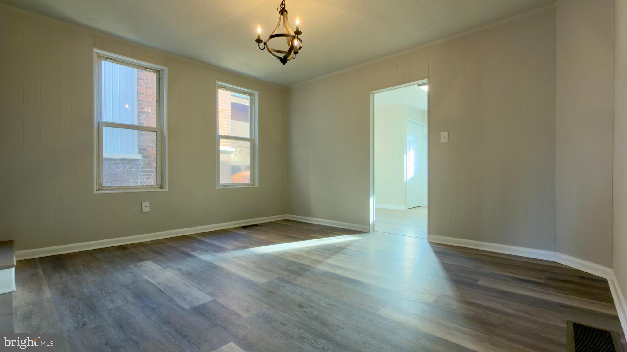 BUCHANAN TRAIL WEST - Residential