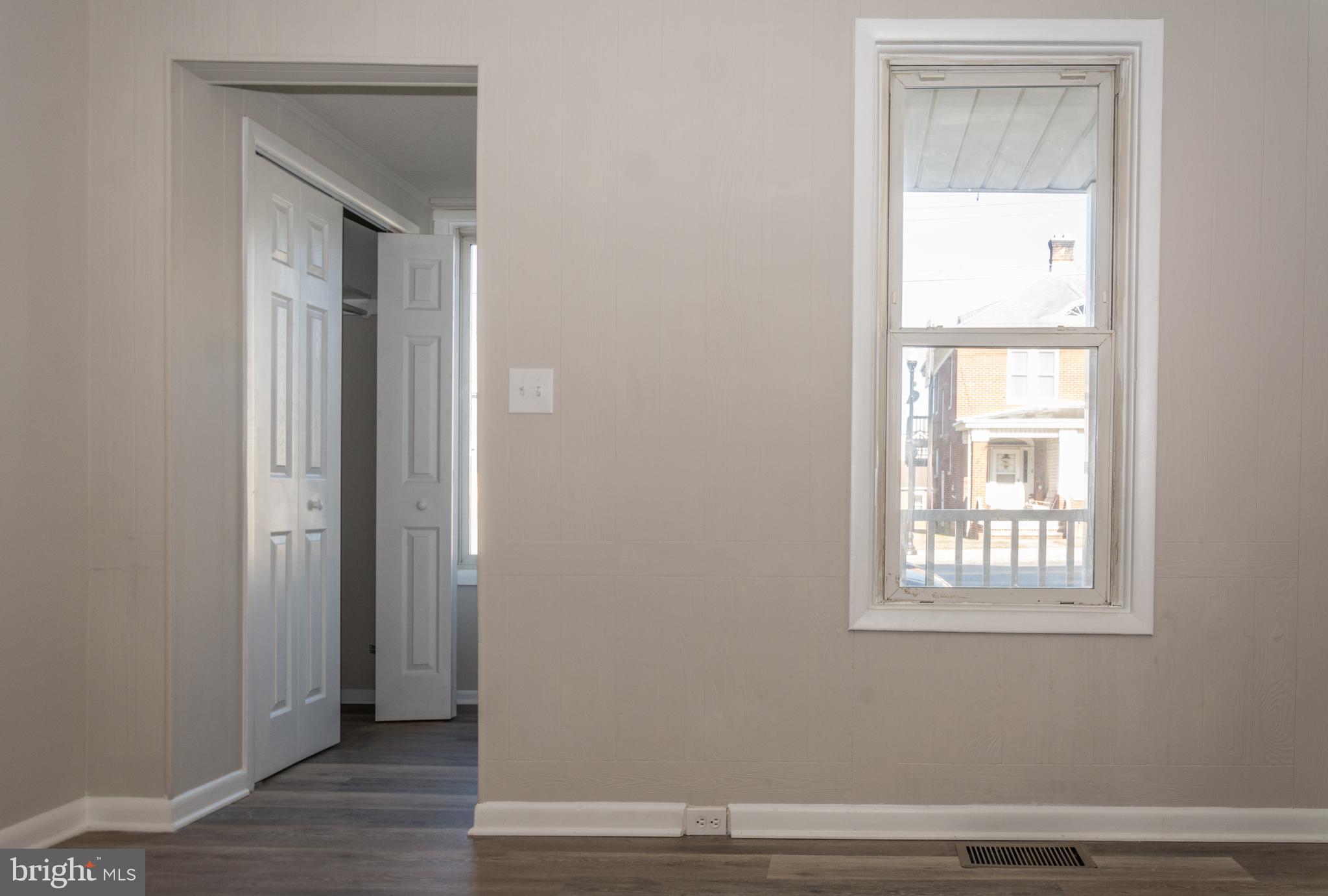 BUCHANAN TRAIL WEST - Residential