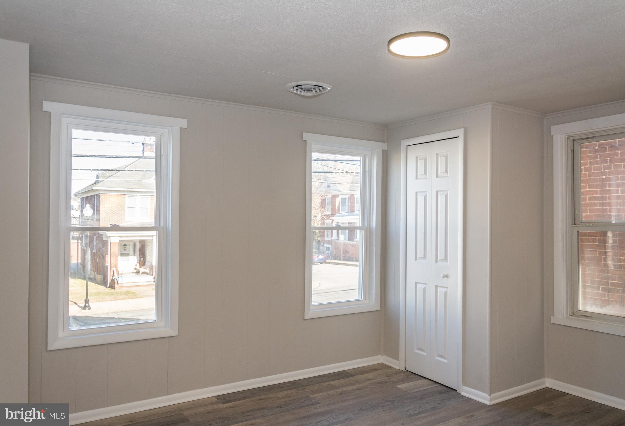 BUCHANAN TRAIL WEST - Residential