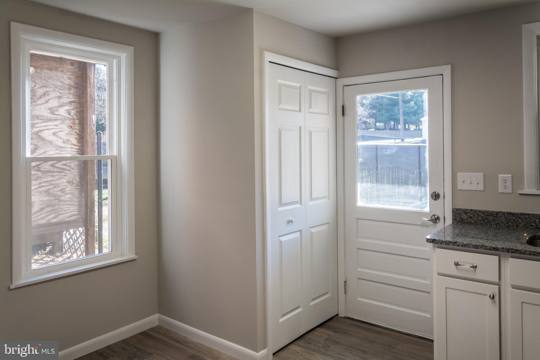 BUCHANAN TRAIL WEST - Residential