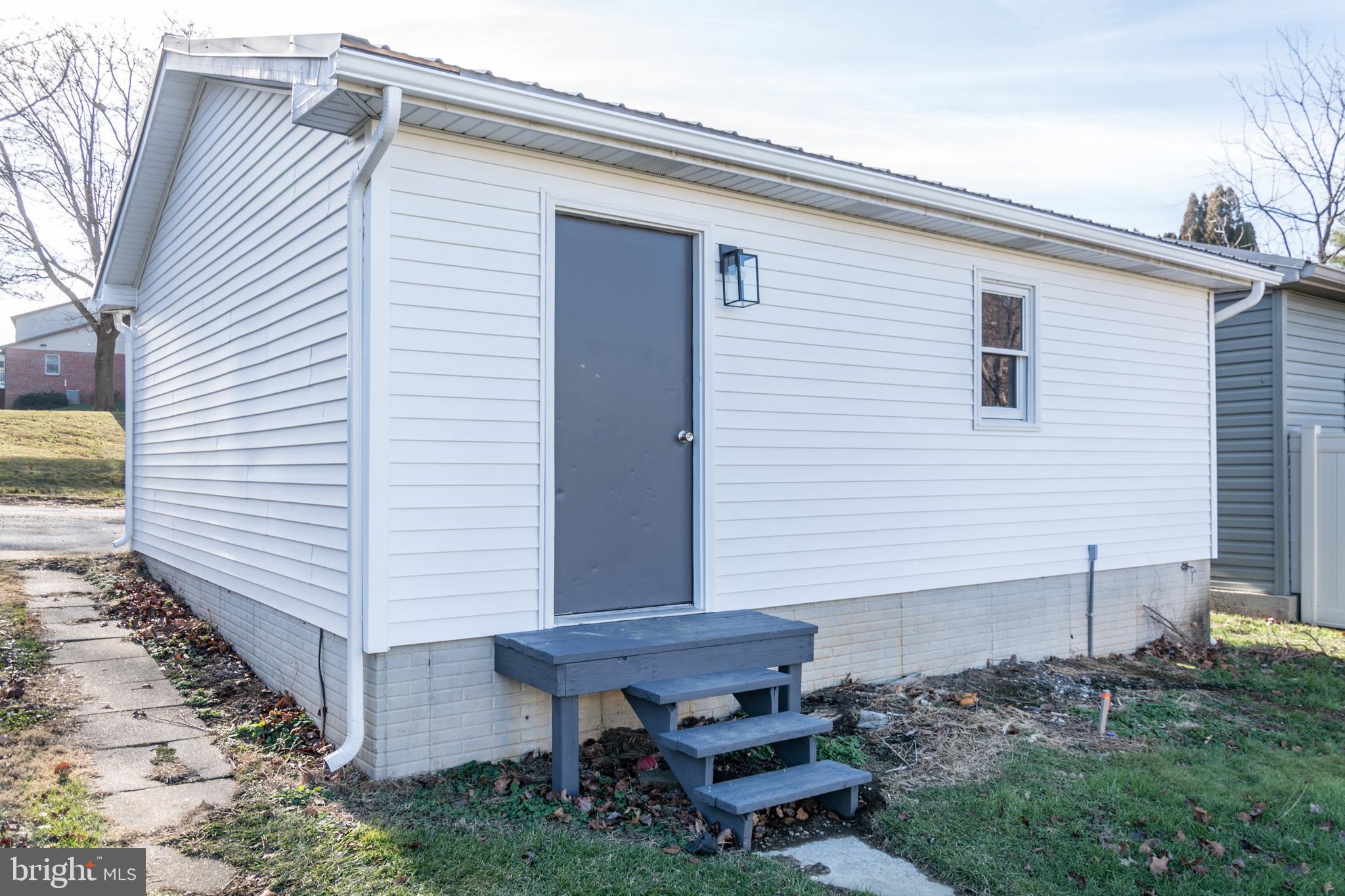 BUCHANAN TRAIL WEST - Residential