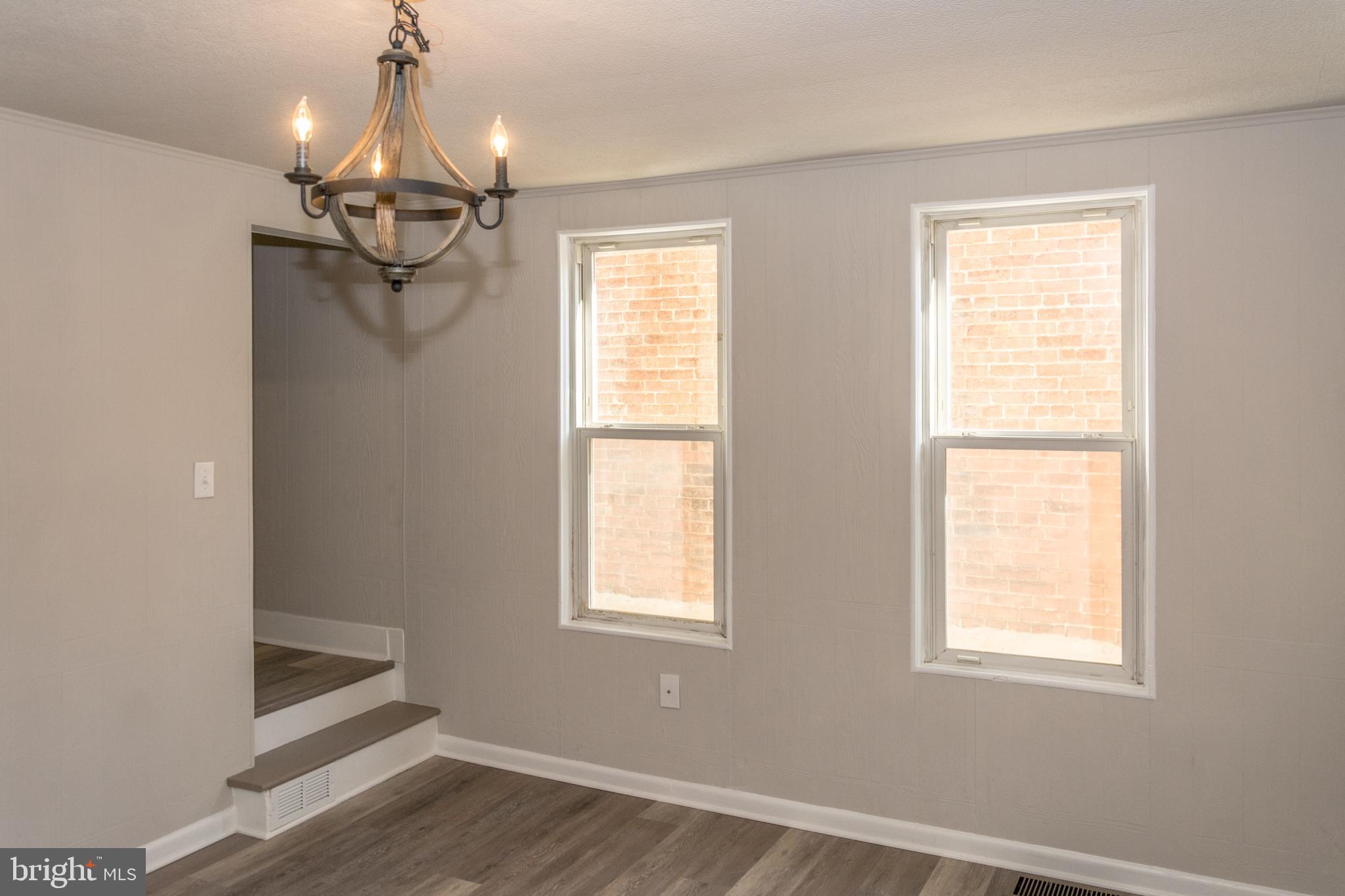 BUCHANAN TRAIL WEST - Residential