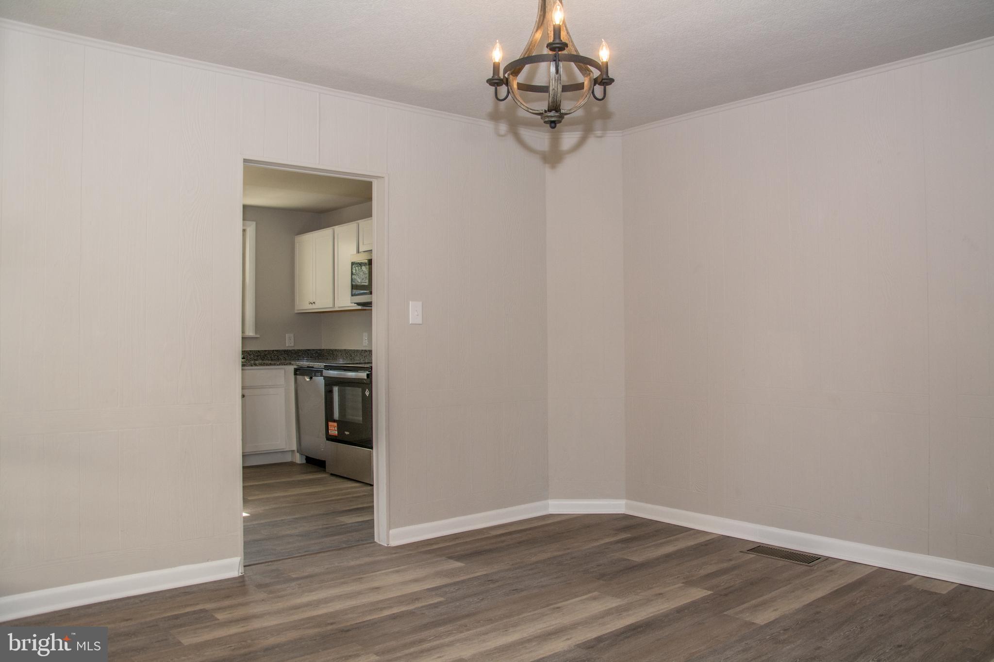 BUCHANAN TRAIL WEST - Residential