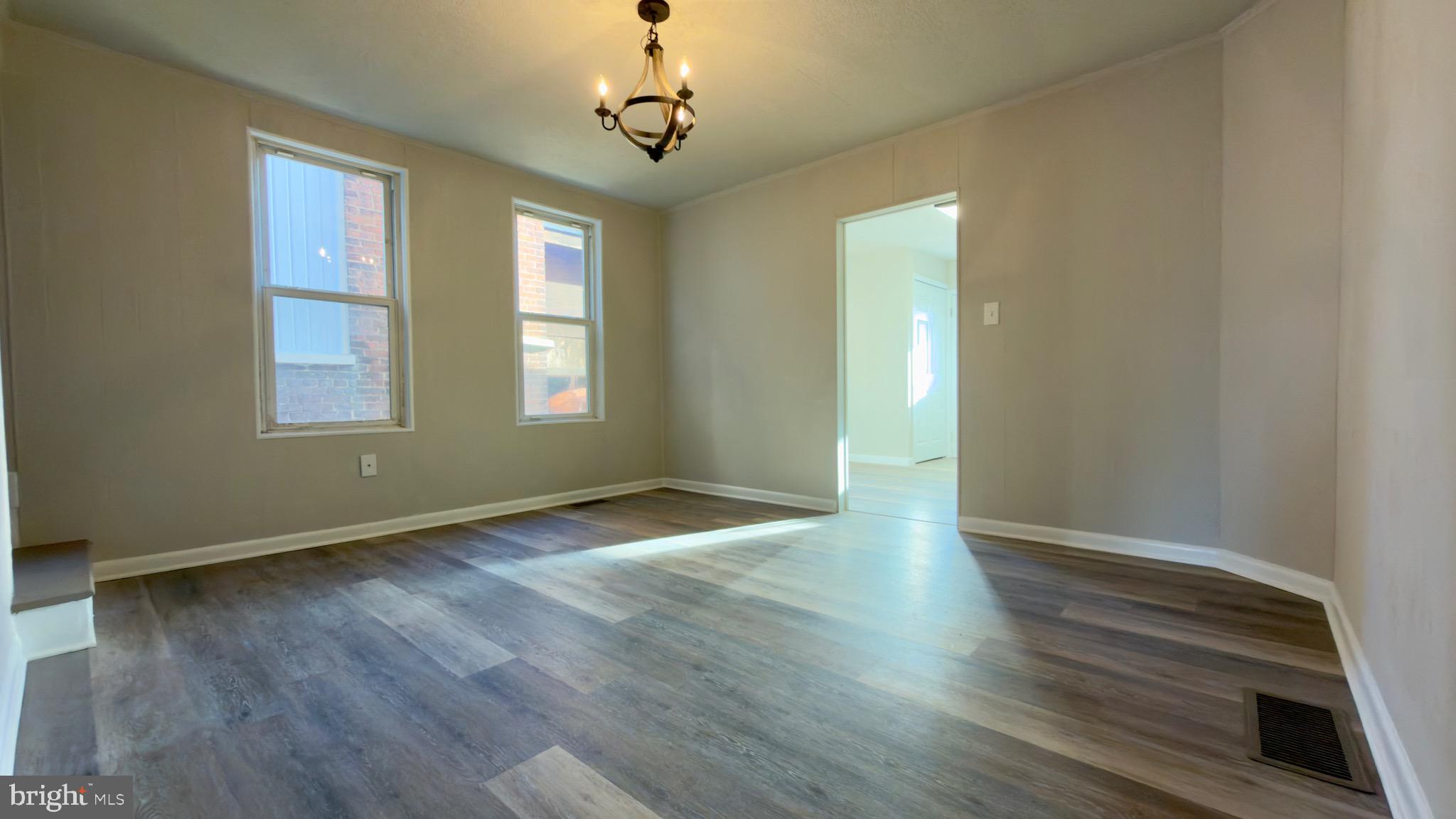 BUCHANAN TRAIL WEST - Residential