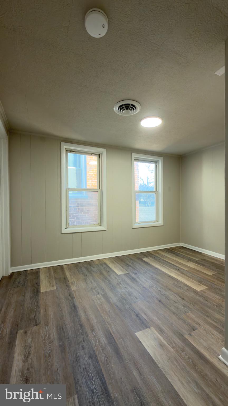 BUCHANAN TRAIL WEST - Residential