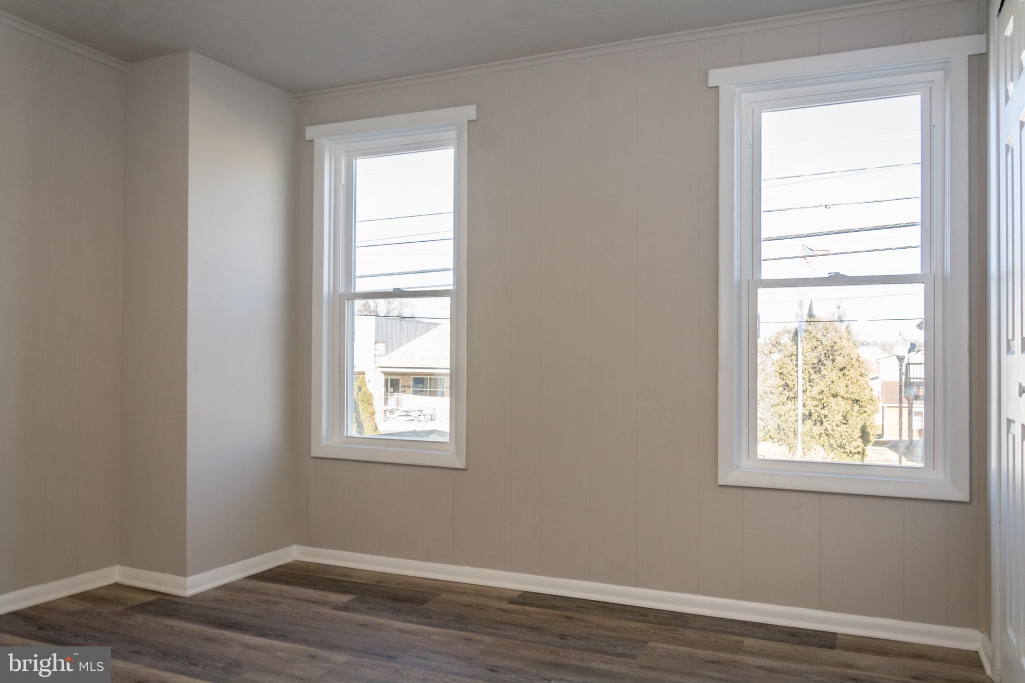 BUCHANAN TRAIL WEST - Residential