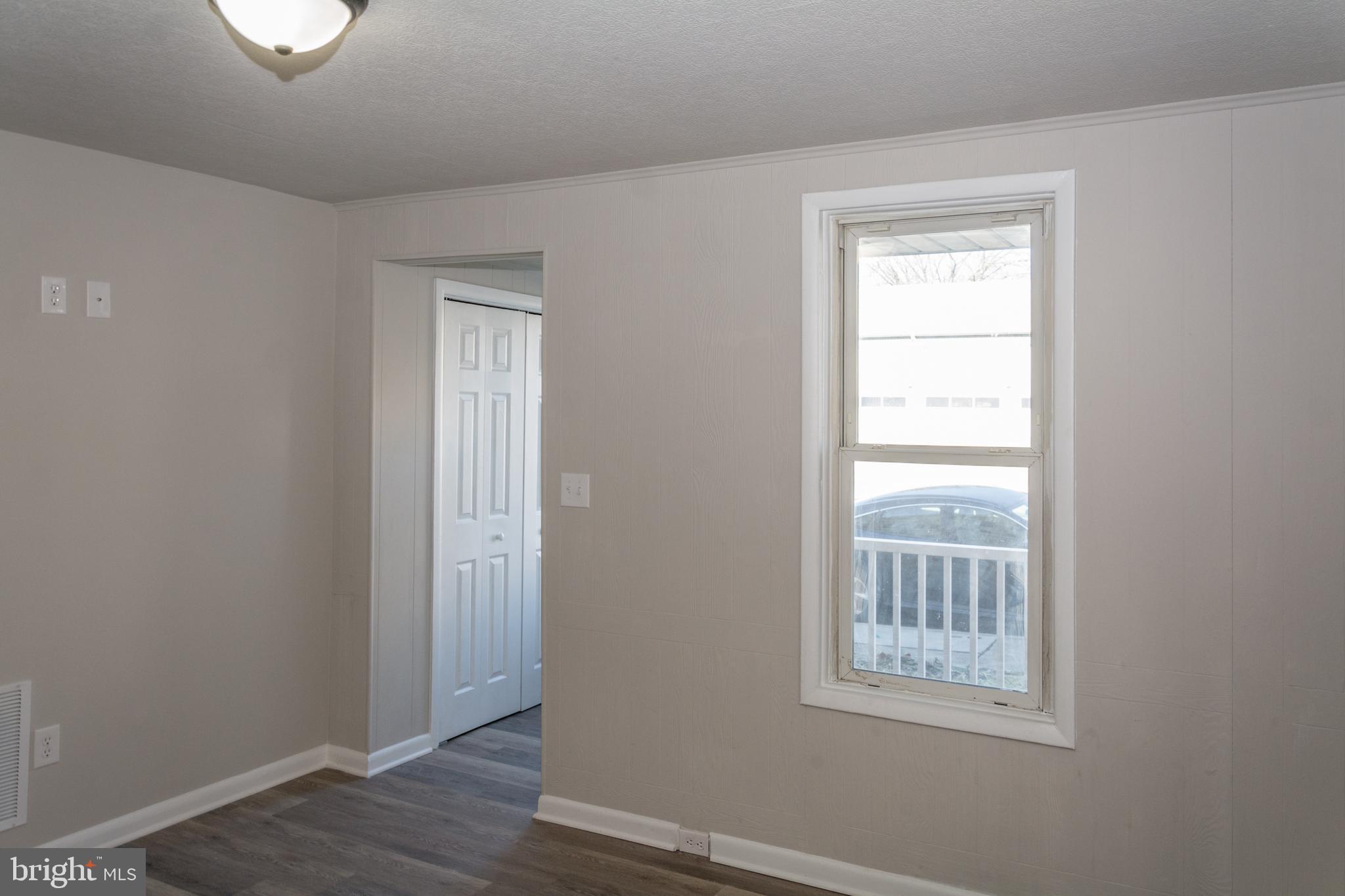 BUCHANAN TRAIL WEST - Residential