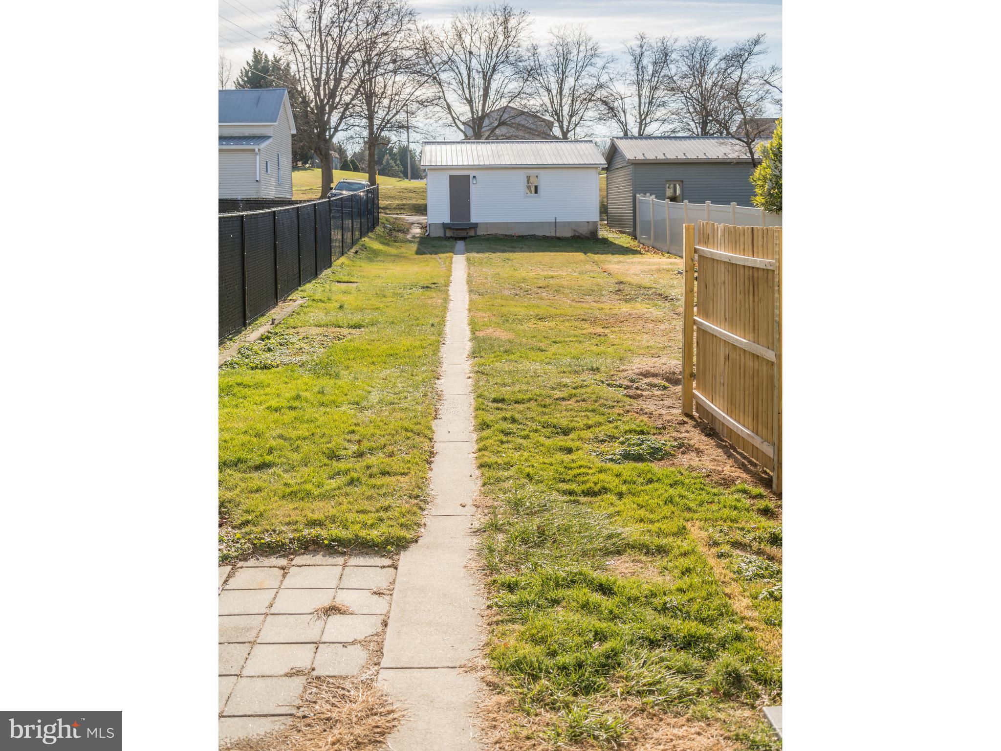 BUCHANAN TRAIL WEST - Residential