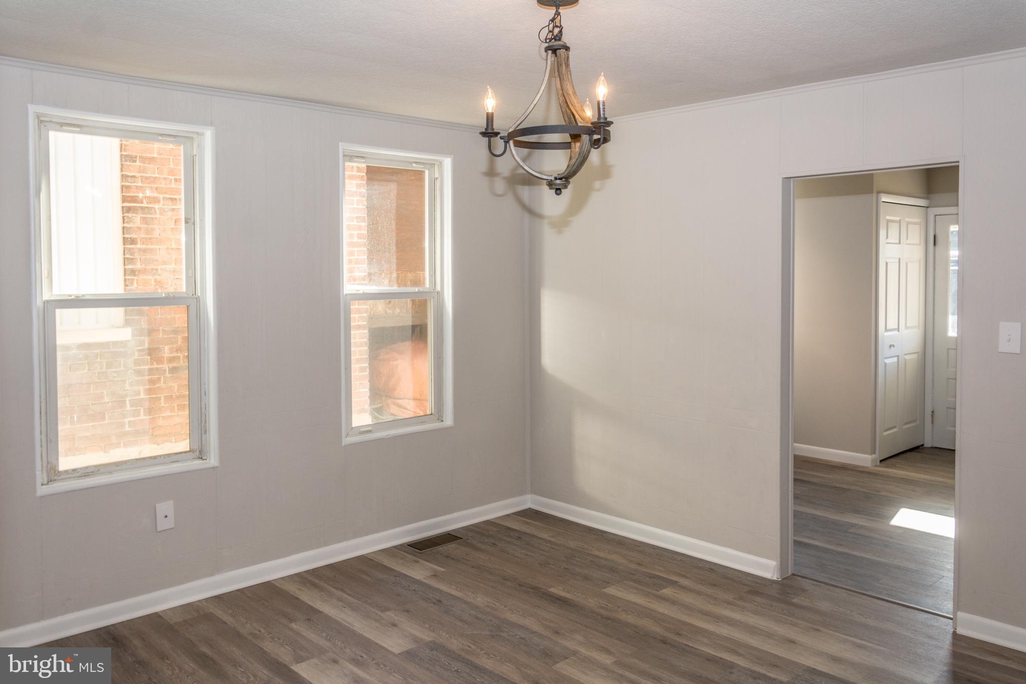 BUCHANAN TRAIL WEST - Residential