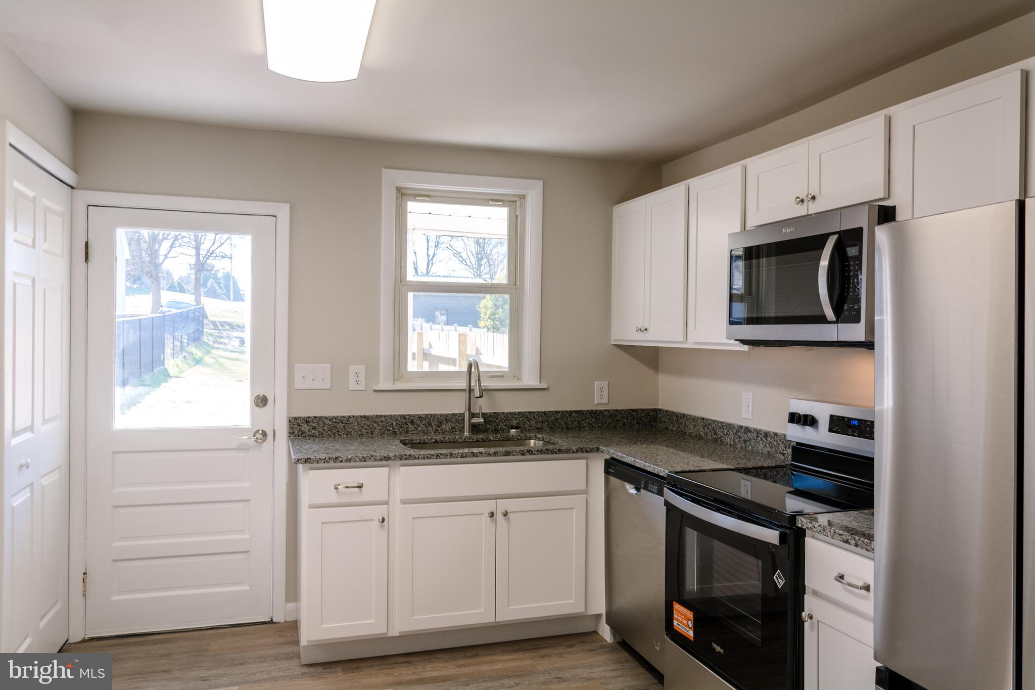 BUCHANAN TRAIL WEST - Residential