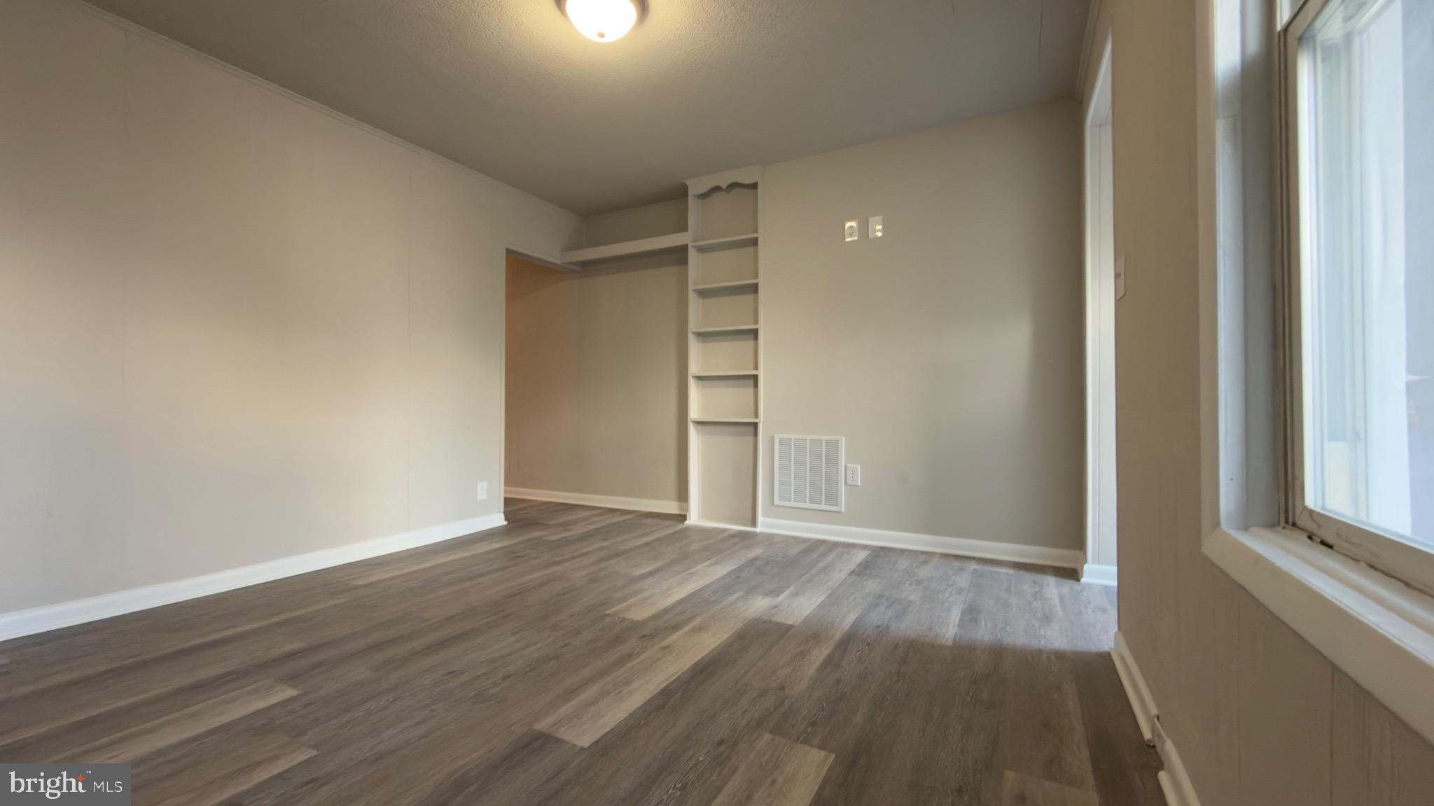 BUCHANAN TRAIL WEST - Residential