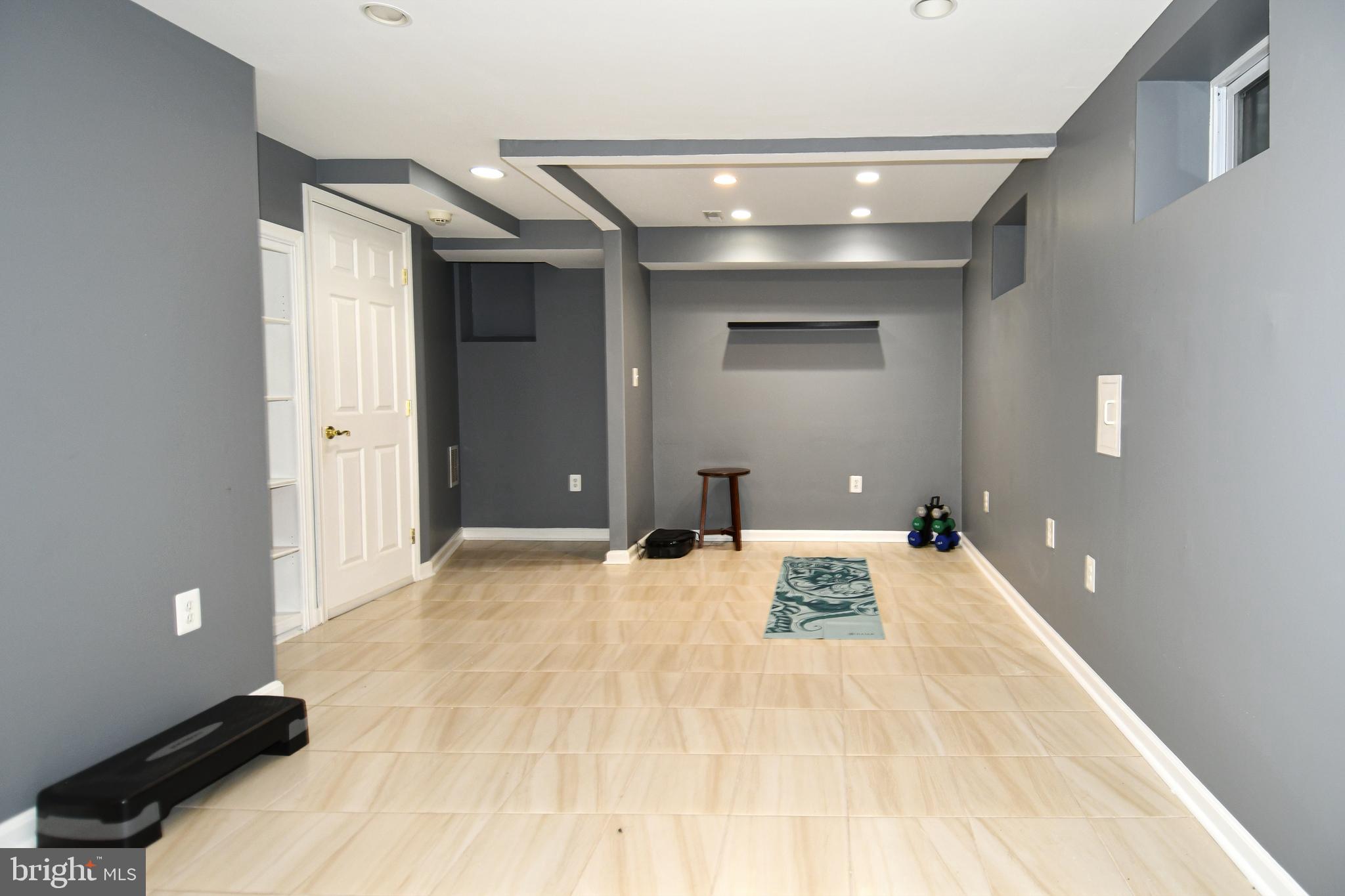 TANTALLON ON THE POTOMAC - Residential