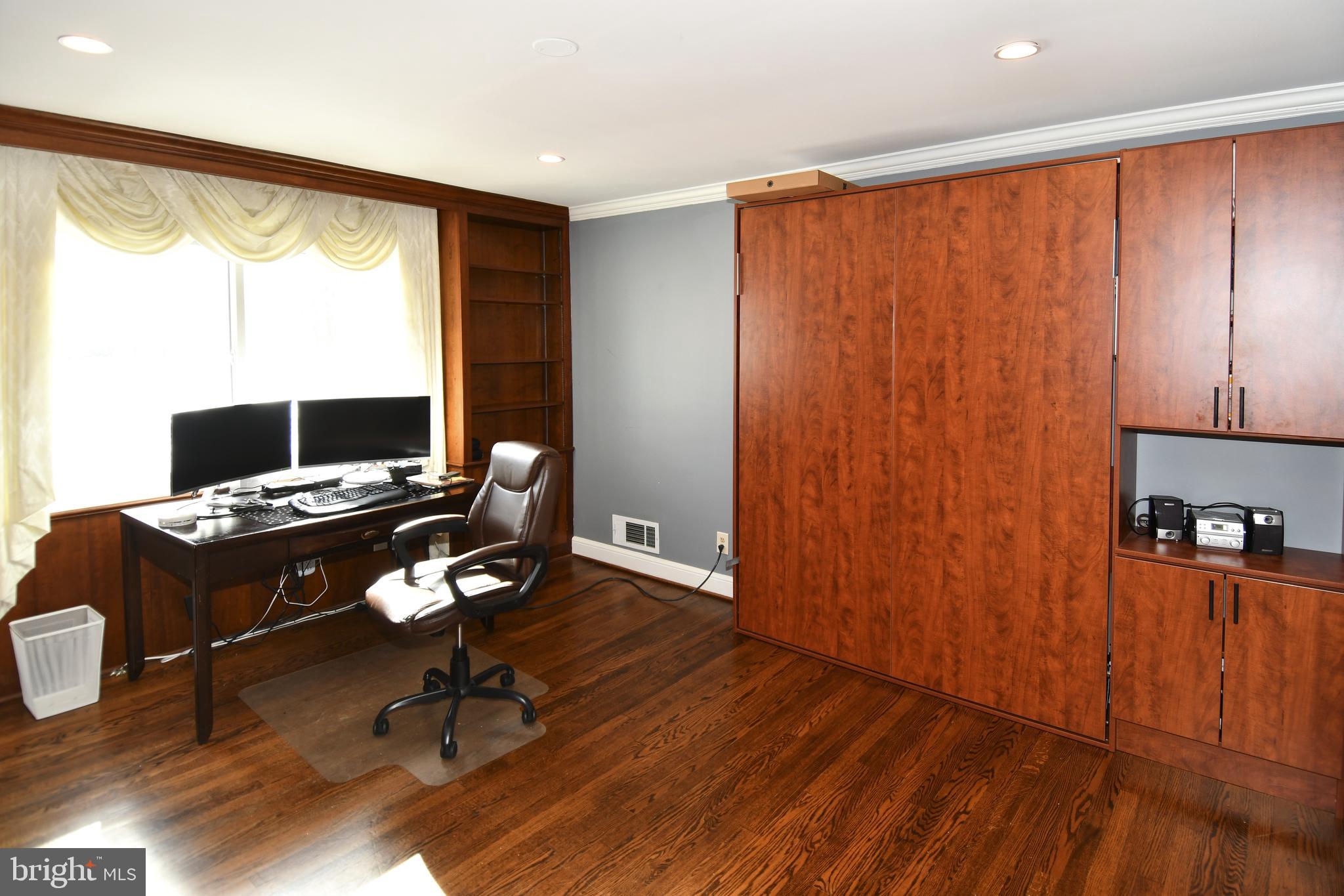 TANTALLON ON THE POTOMAC - Residential