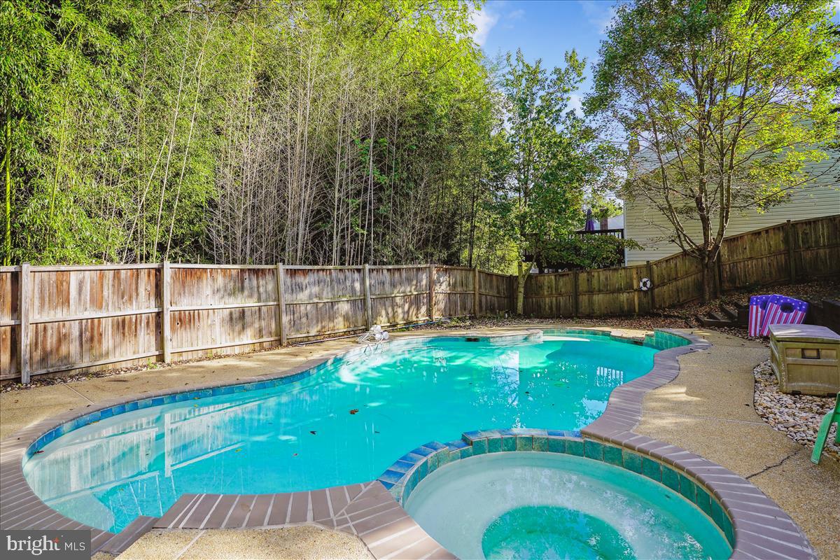 MILL CREEK SOUTH - Residential