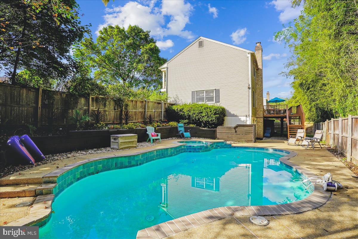 MILL CREEK SOUTH - Residential