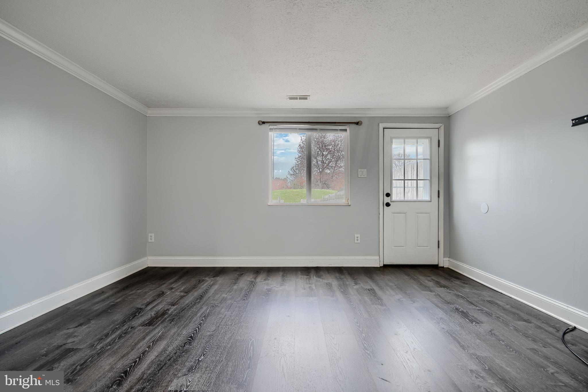 LAUREL VALLEY - Residential