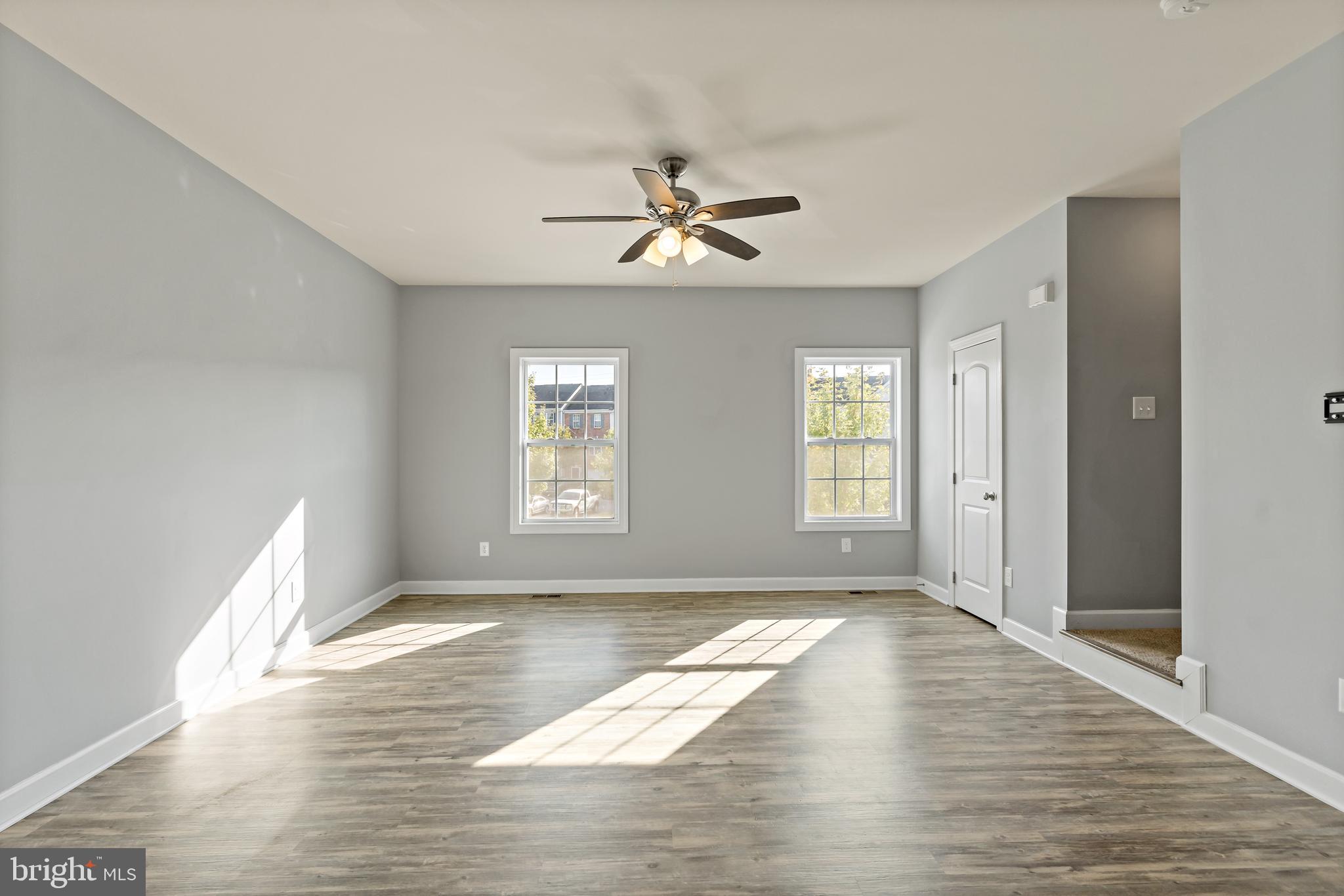 COLONIAL HILLS - Residential