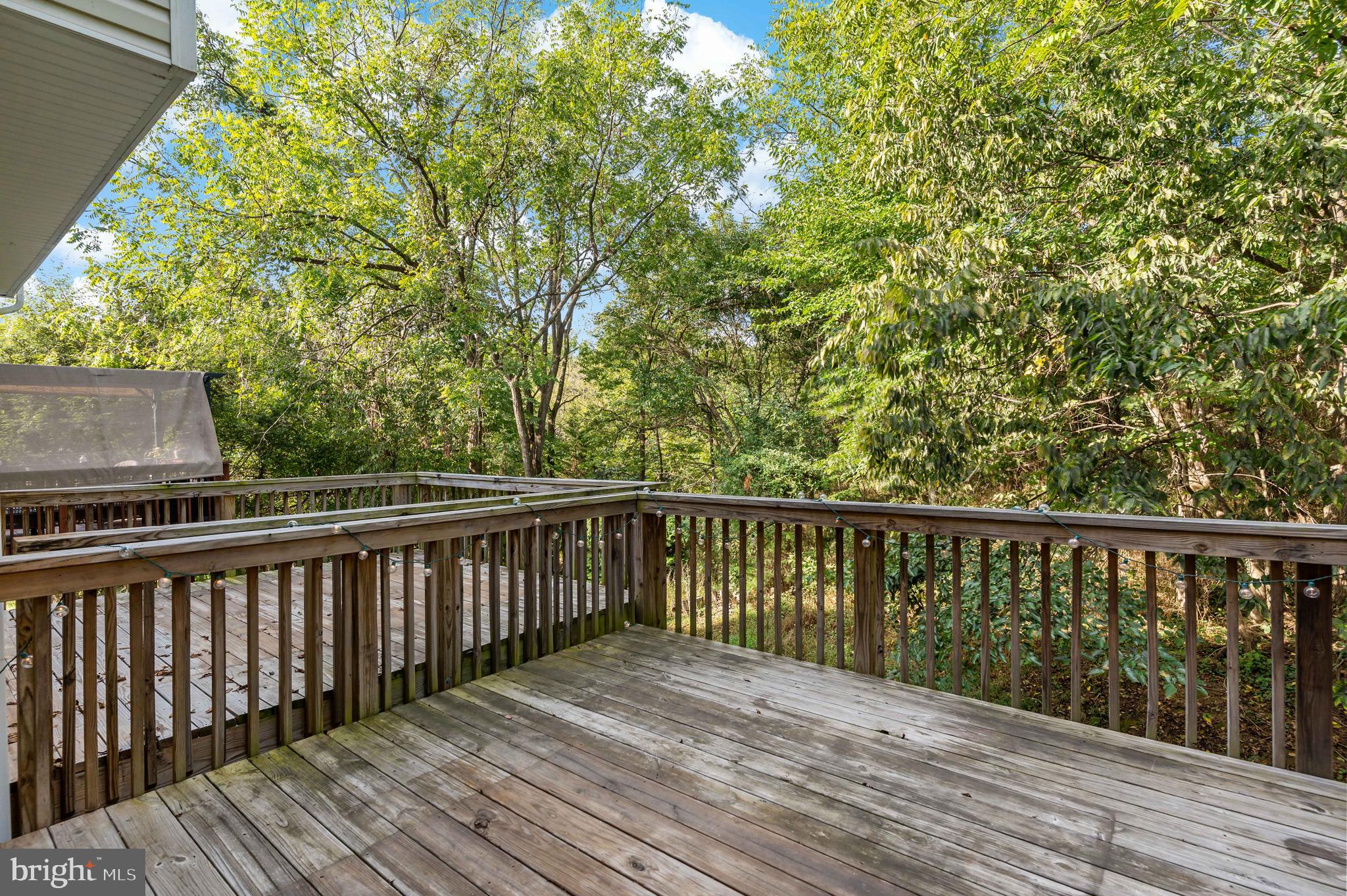 COLONIAL HILLS - Residential