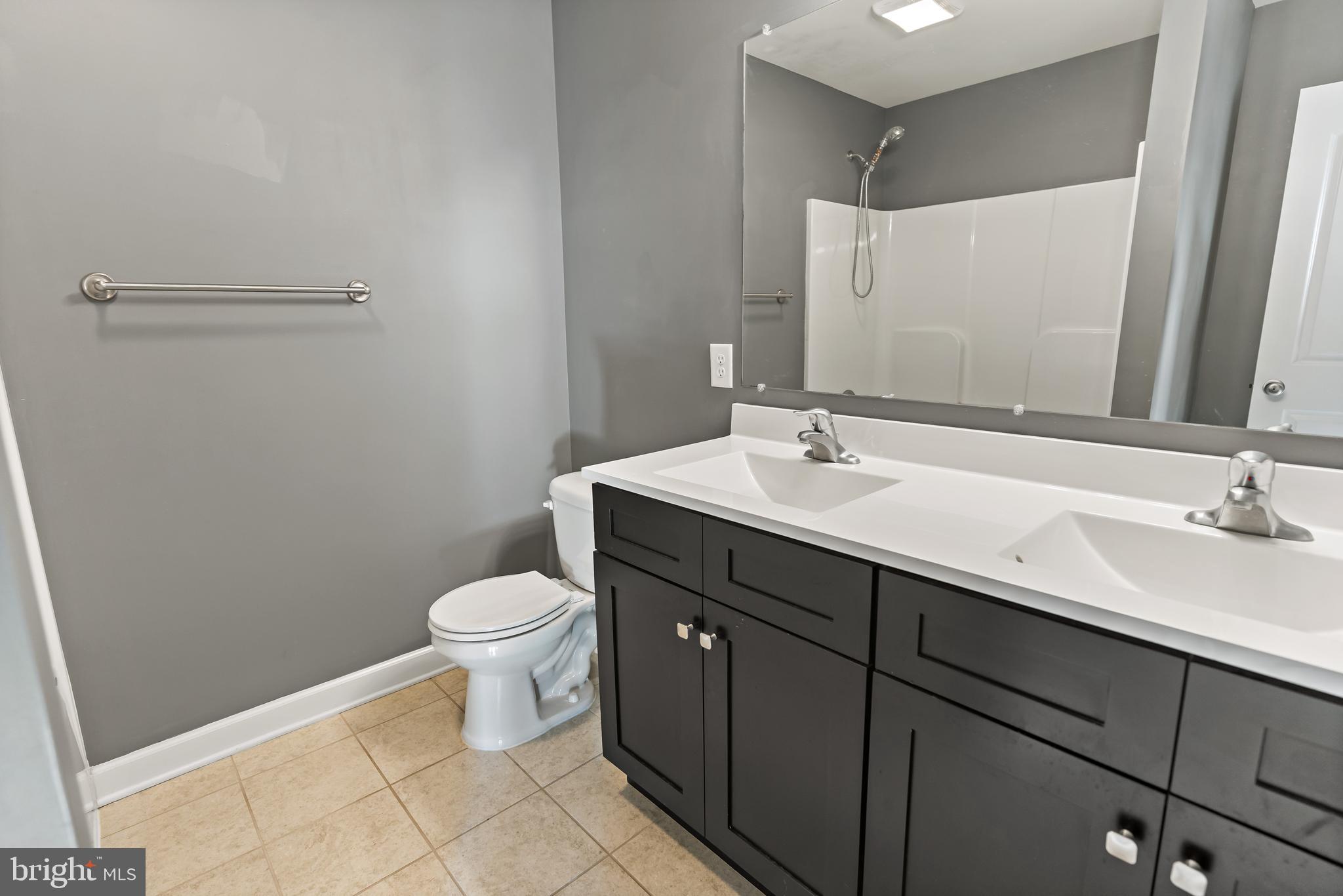 COLONIAL HILLS - Residential