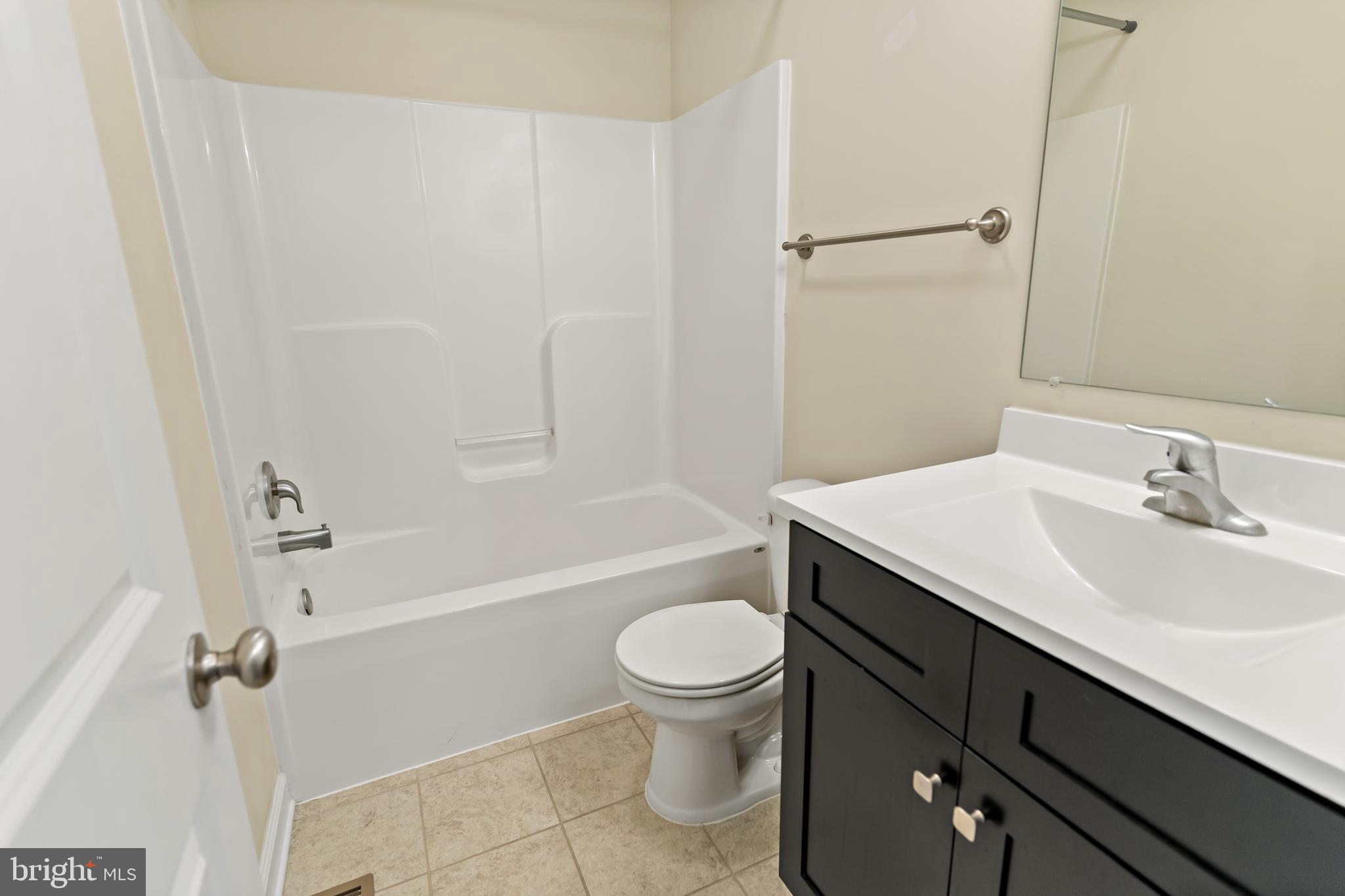 COLONIAL HILLS - Residential