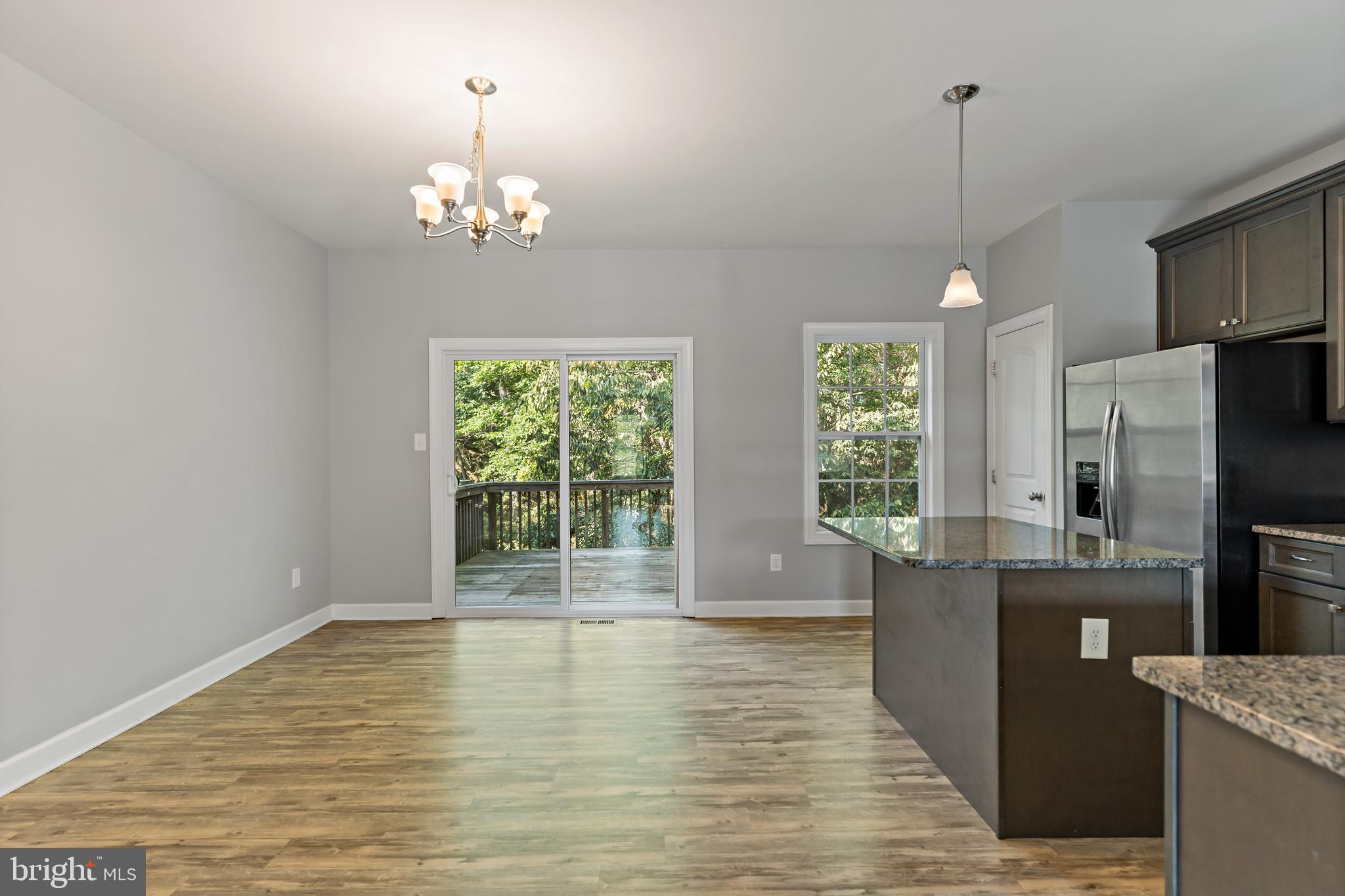 COLONIAL HILLS - Residential