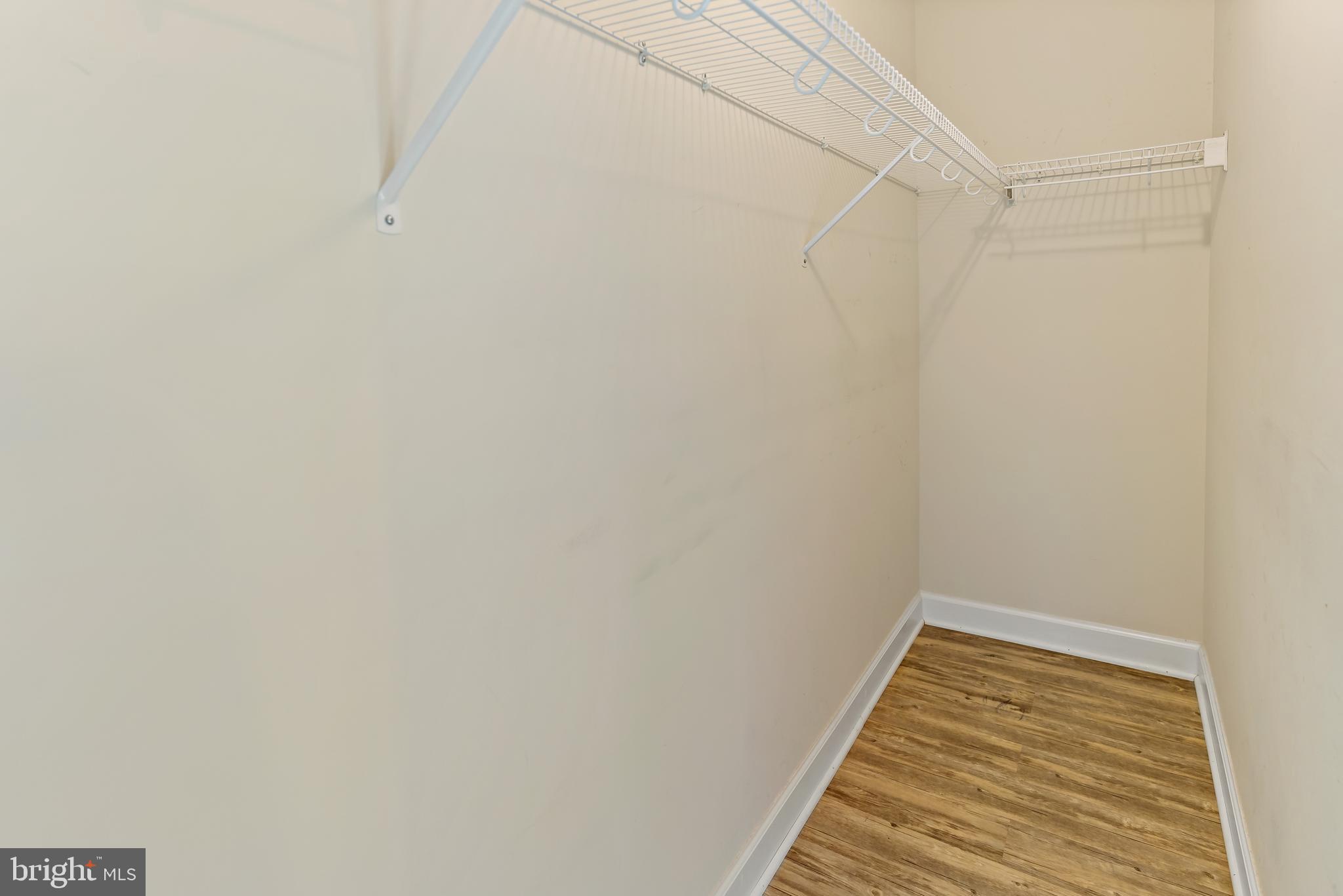 COLONIAL HILLS - Residential