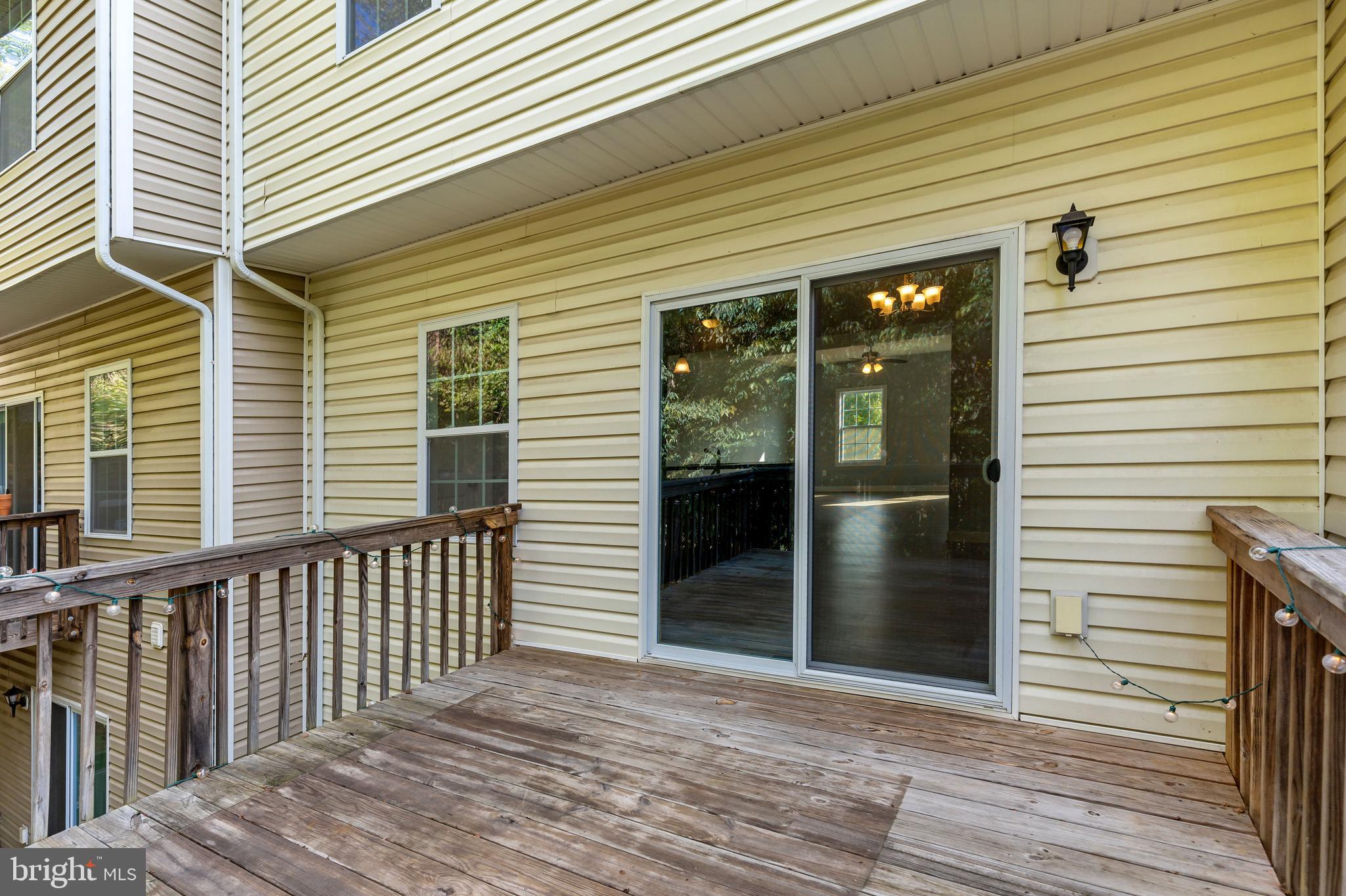 COLONIAL HILLS - Residential