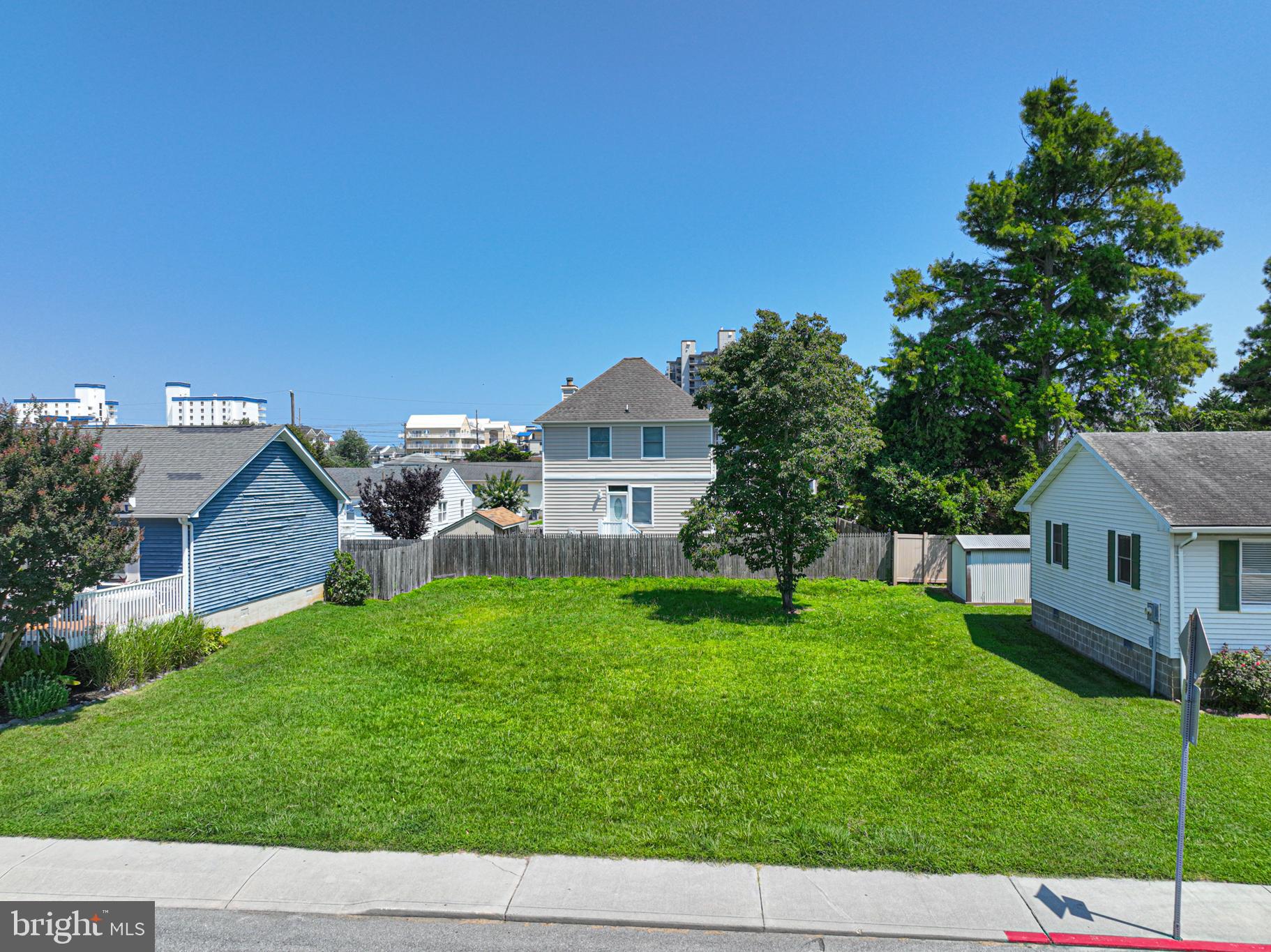 OCEANBAY CITY - Land