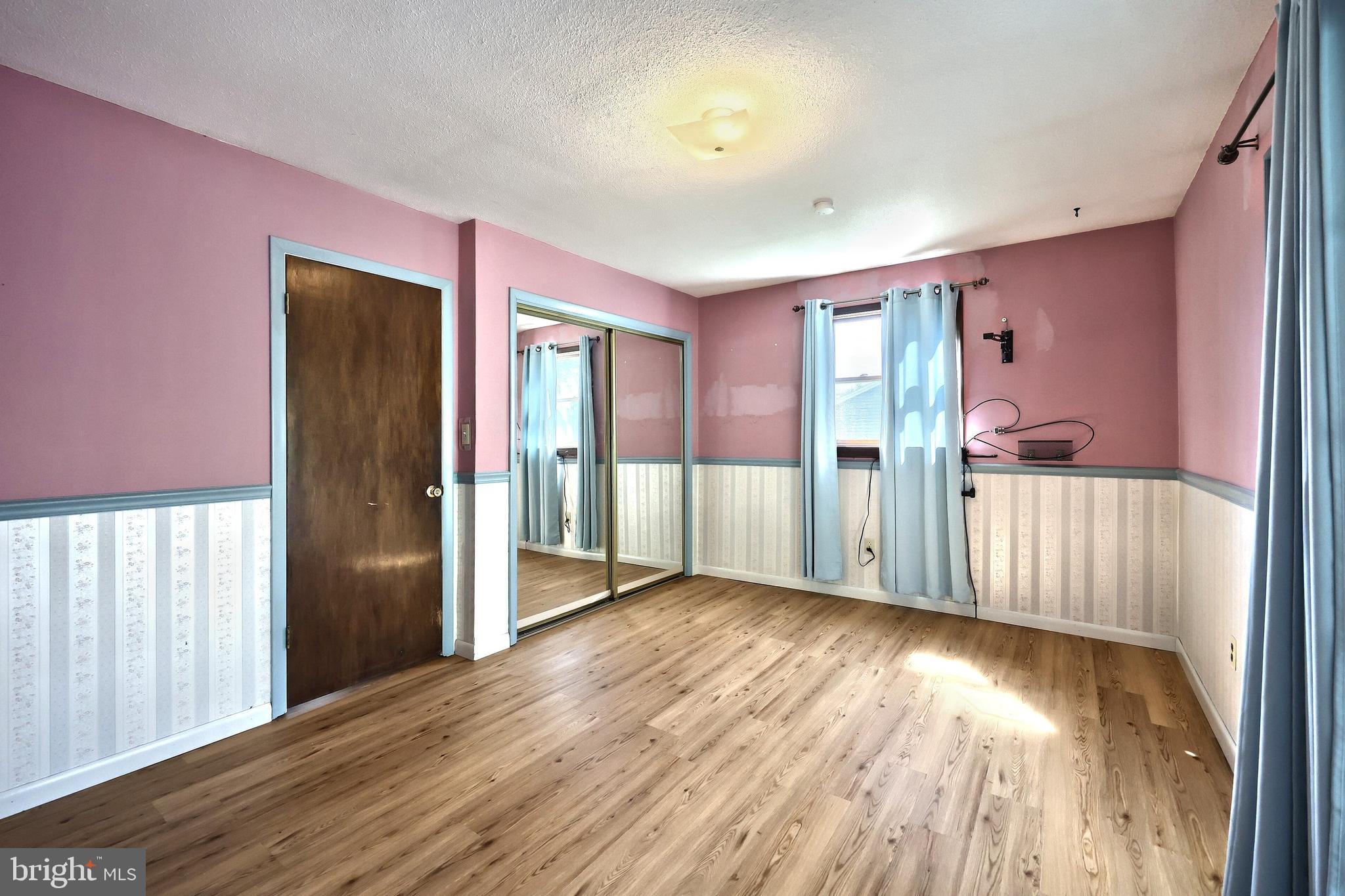 KENDALE EAST - Residential