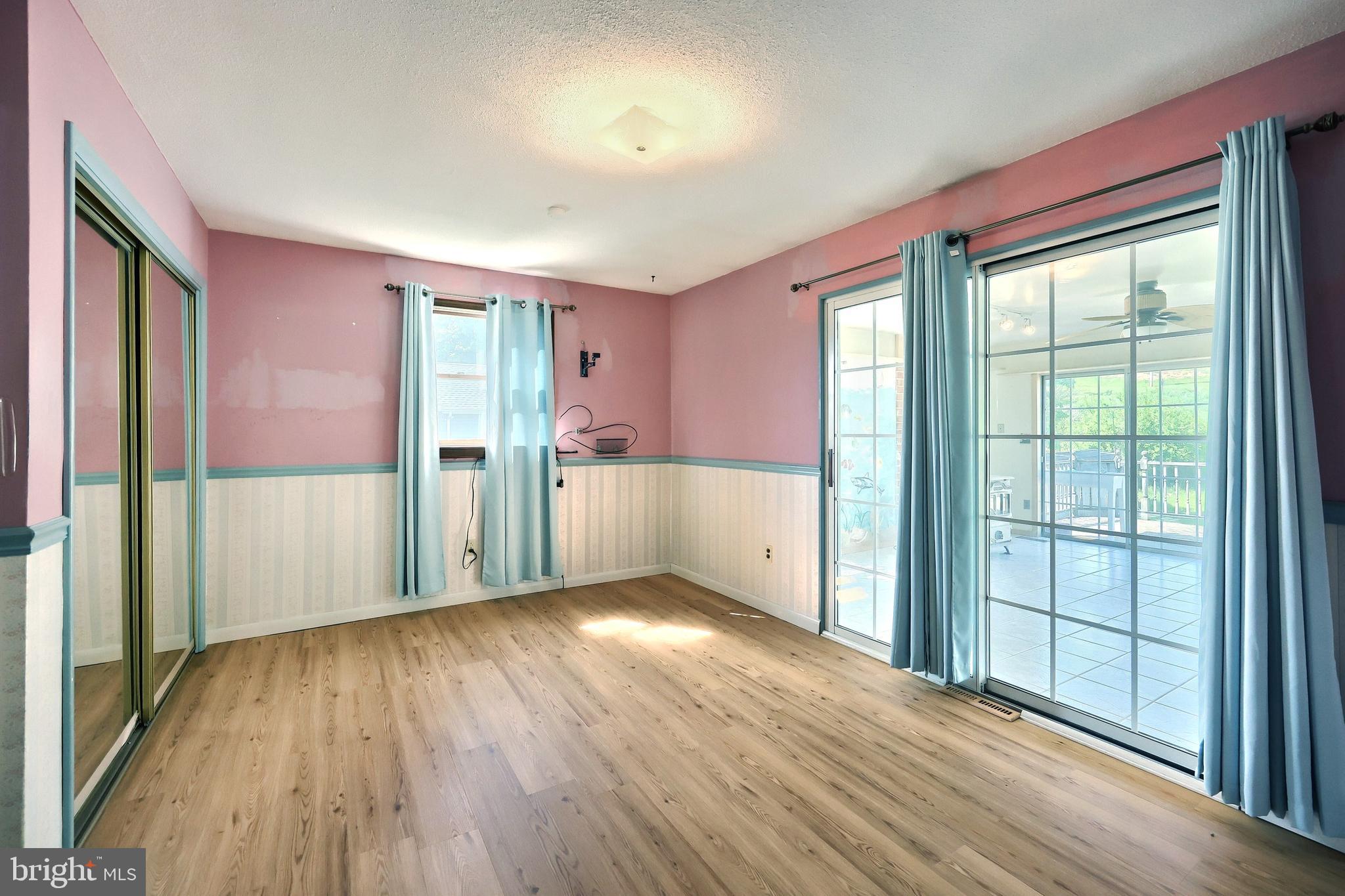 KENDALE EAST - Residential