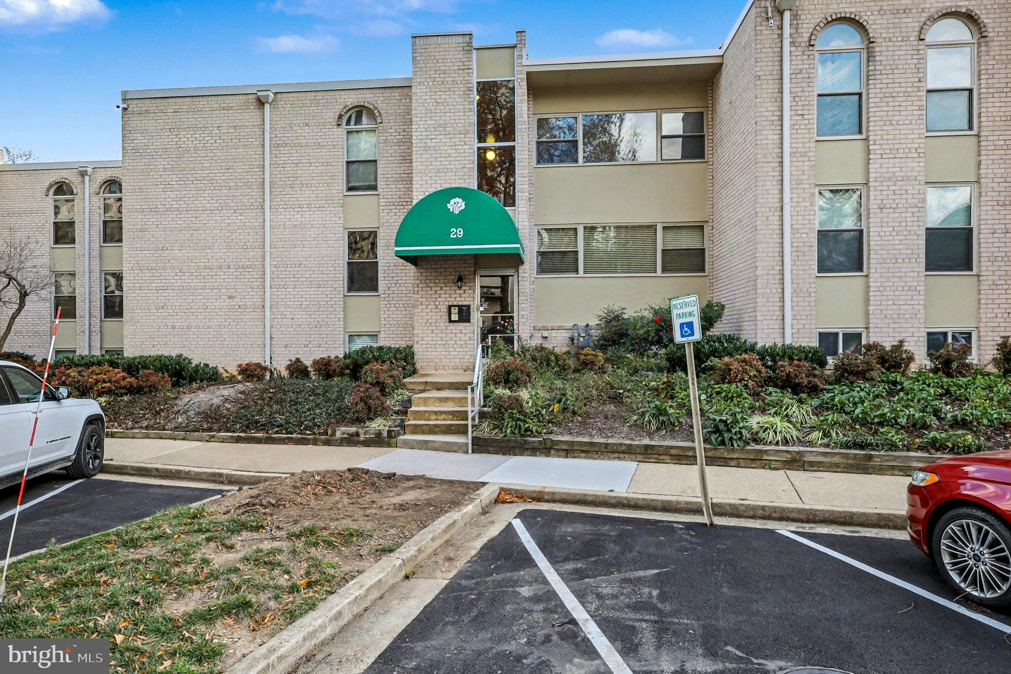 CANTERBURY SQUARE - Residential