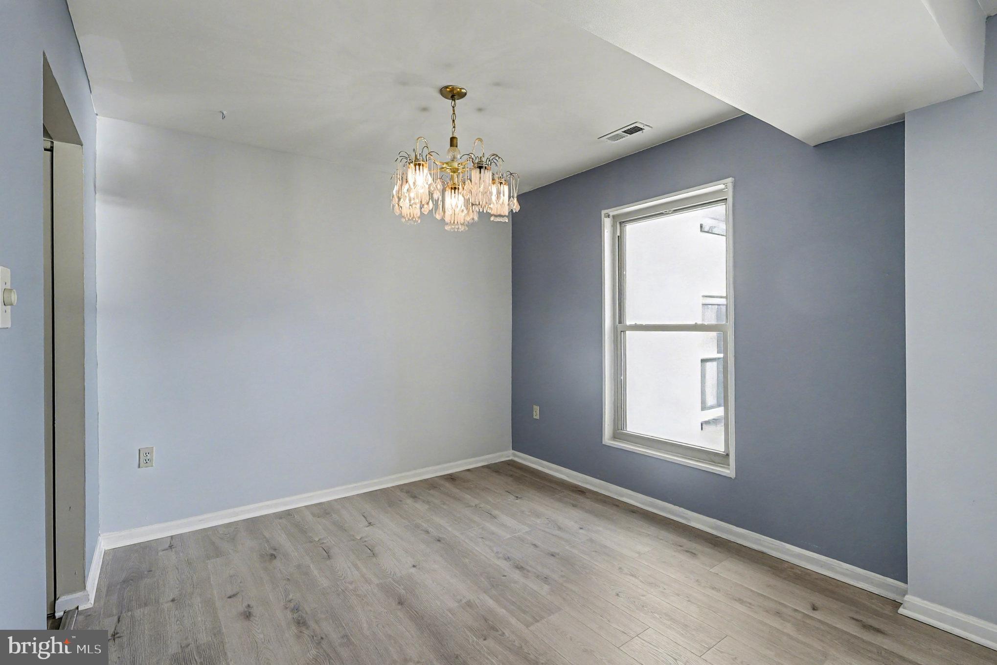 CANTERBURY SQUARE - Residential