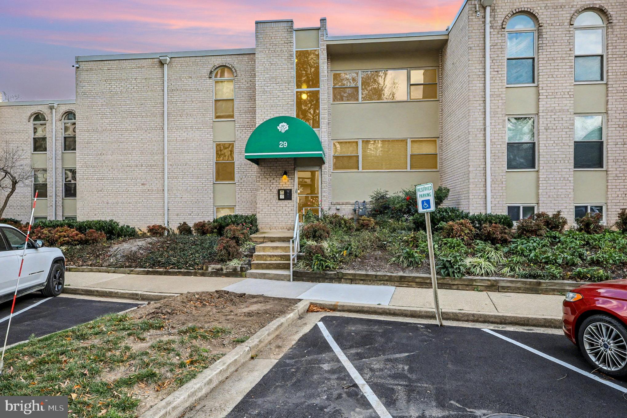 CANTERBURY SQUARE - Residential