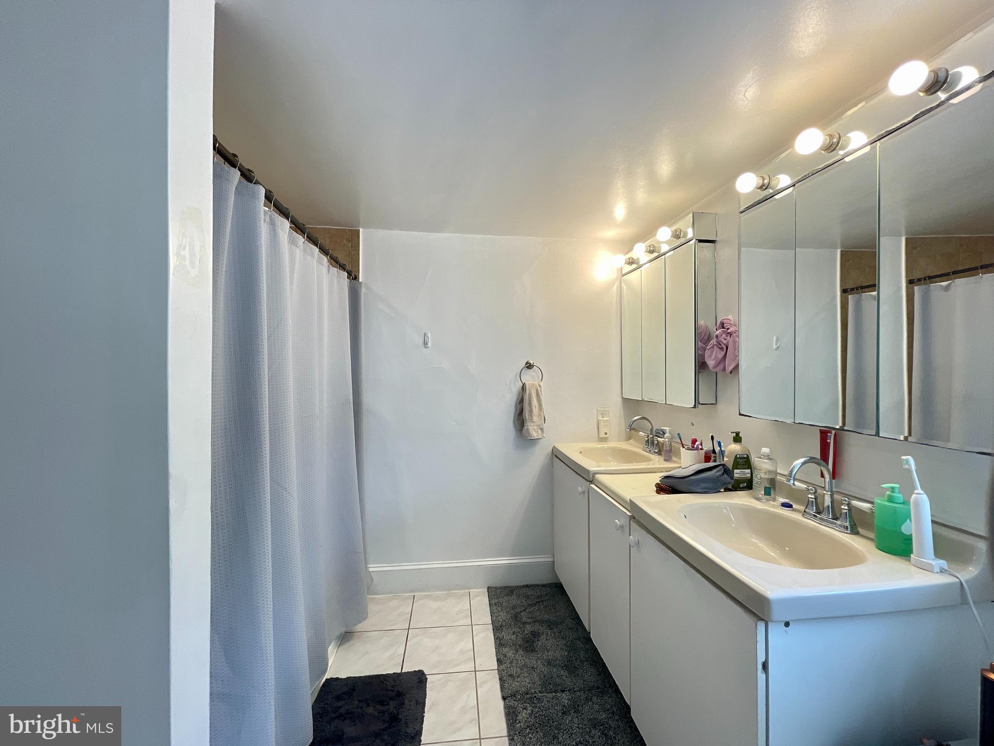 POWELTON VILLAGE - Residential