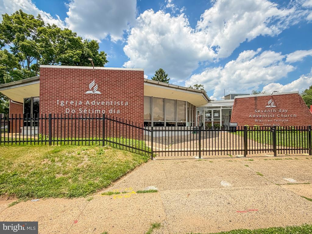8200 CASTOR AVENUE 08