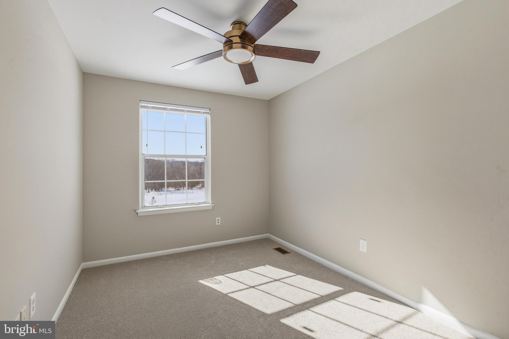 BEAVER RUN KNOLL - Residential