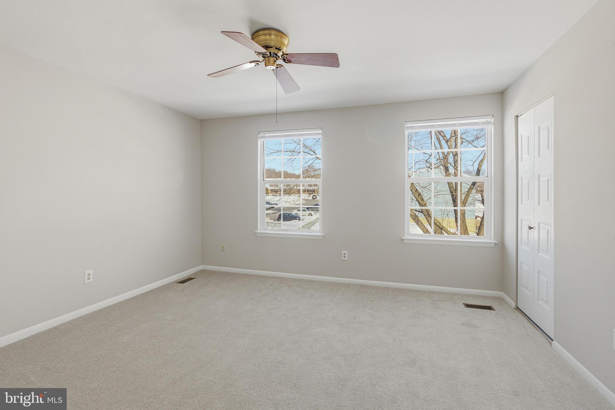 BEAVER RUN KNOLL - Residential