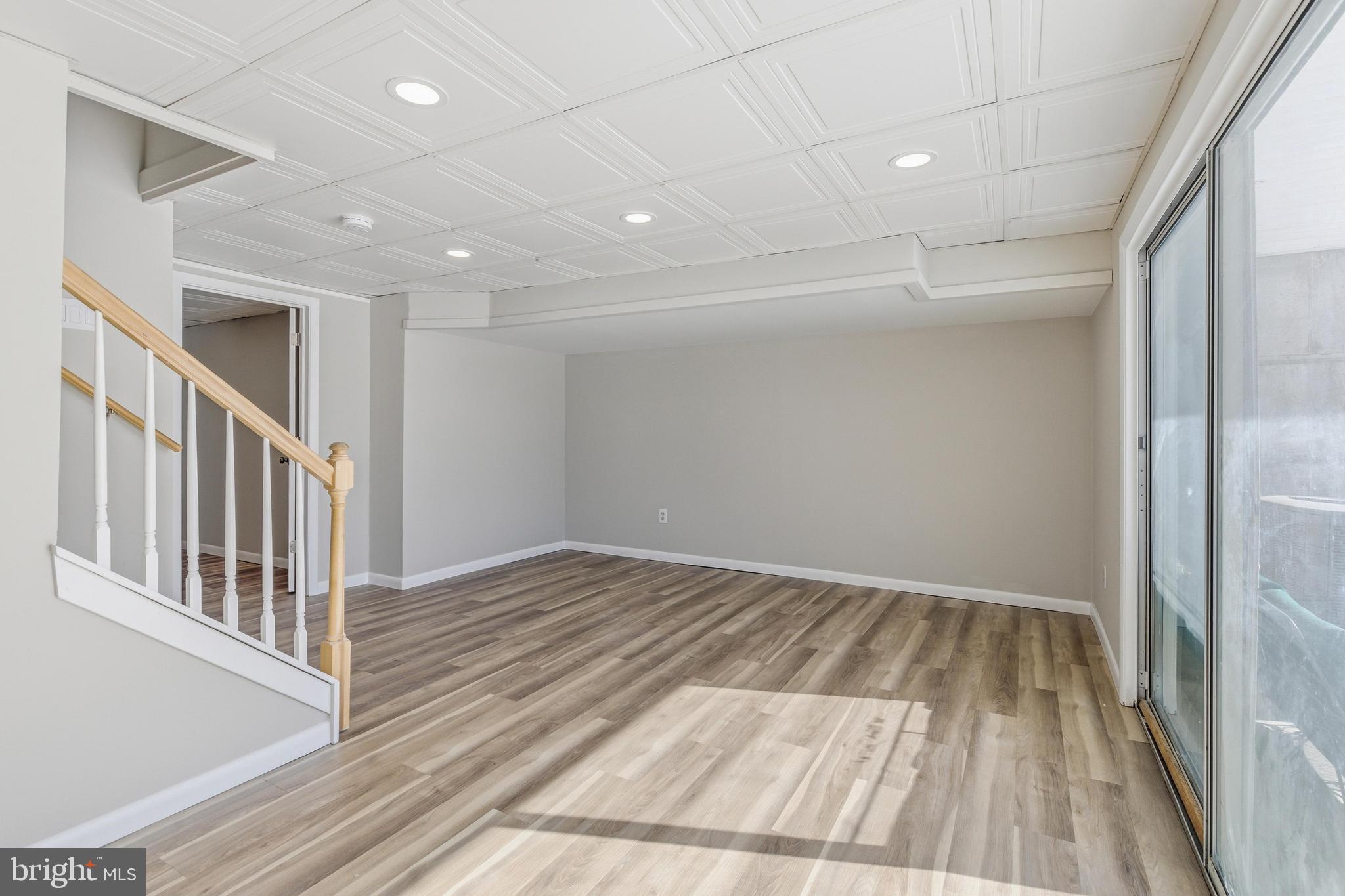 BEAVER RUN KNOLL - Residential