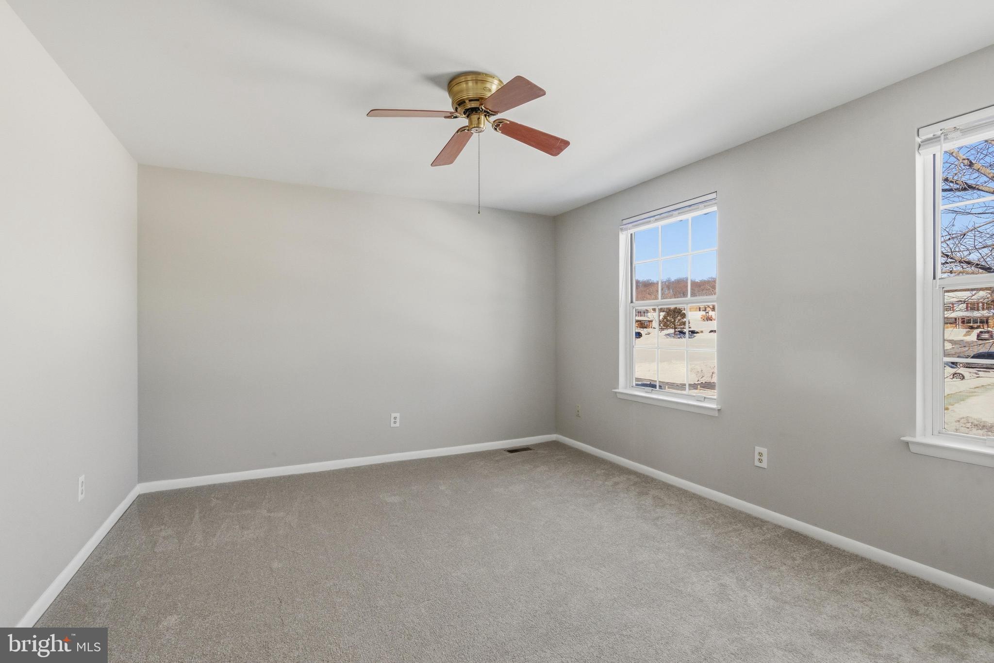 BEAVER RUN KNOLL - Residential