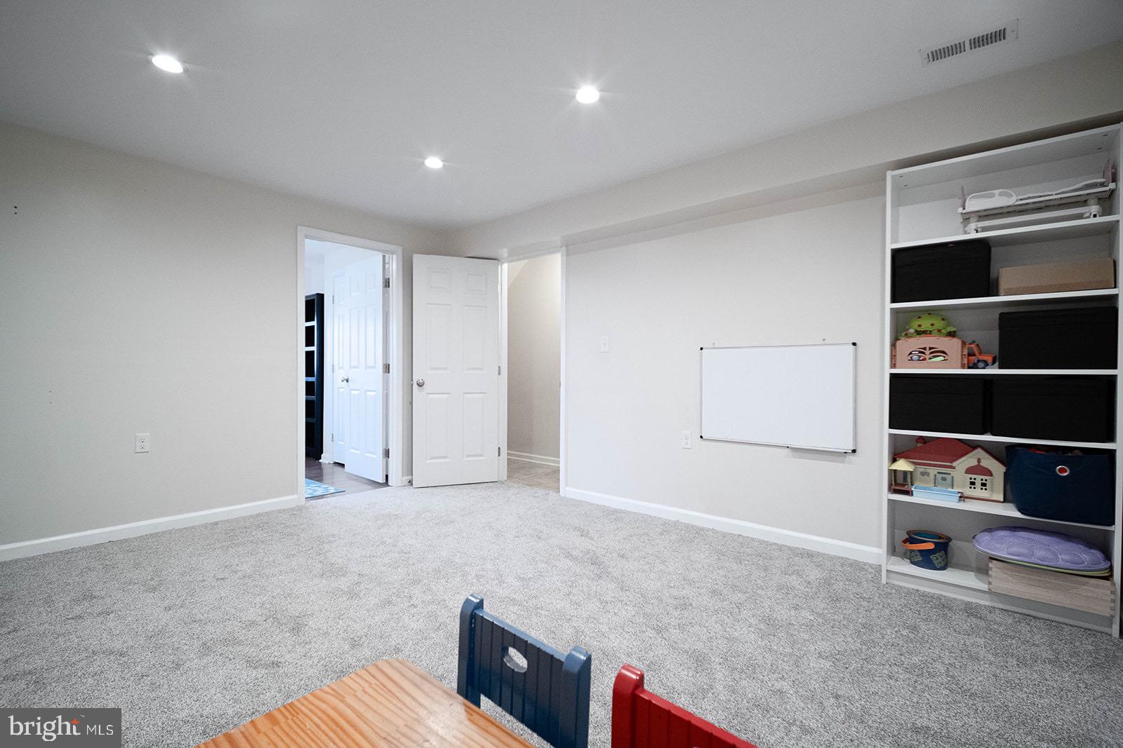 SHENANDOAH  SHORES - Residential