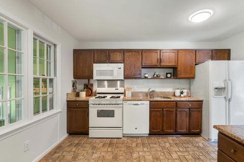 Tiny photo for 5716 Glamis Drive, ALEXANDRIA, VA 22315 (MLS # VAFX2306580)