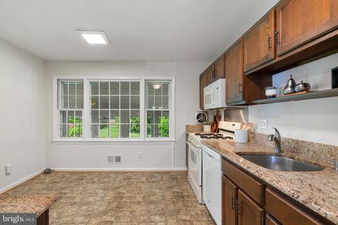 Tiny photo for 5716 Glamis Drive, ALEXANDRIA, VA 22315 (MLS # VAFX2306580)
